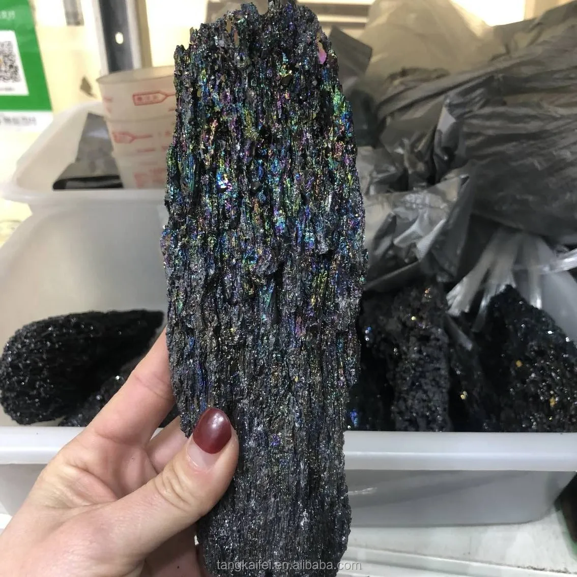 Hot sale of high quality colorful silicon carbide mineral specimen decoration