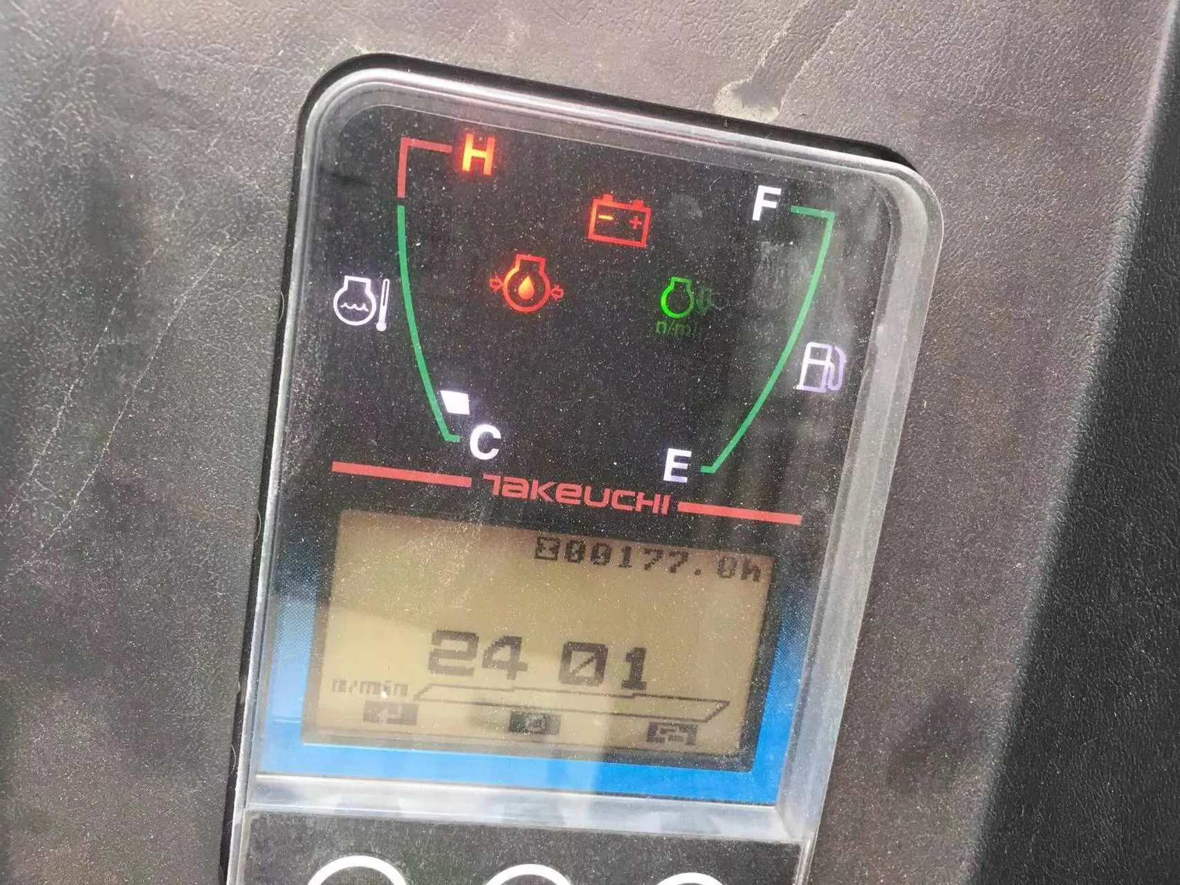 Takeuchi TB 290 работает в хорошем состоянии по низкой цене