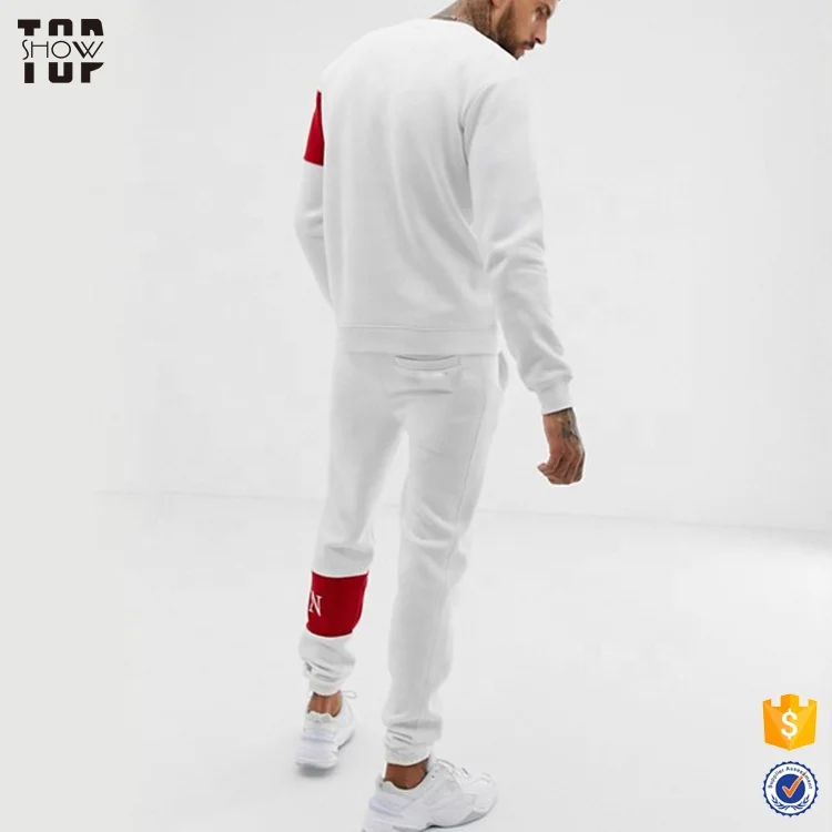 Спортивный костюм белого цвета с шелкографией от производителя