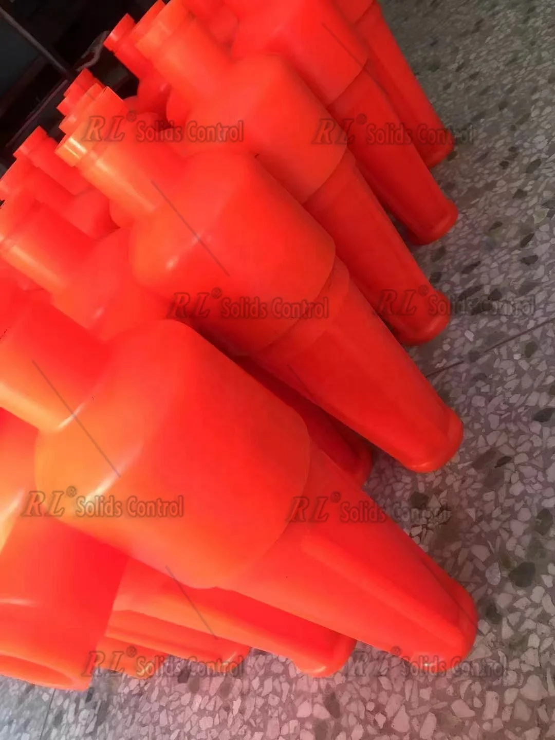 Manufacture of polyurethane dual channel liquid rotary separator