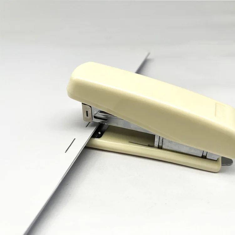 wholesale Hot Selling HS588-30 School Supplies Plastic Portable  office Stapler for 20 sheets of A4 paper