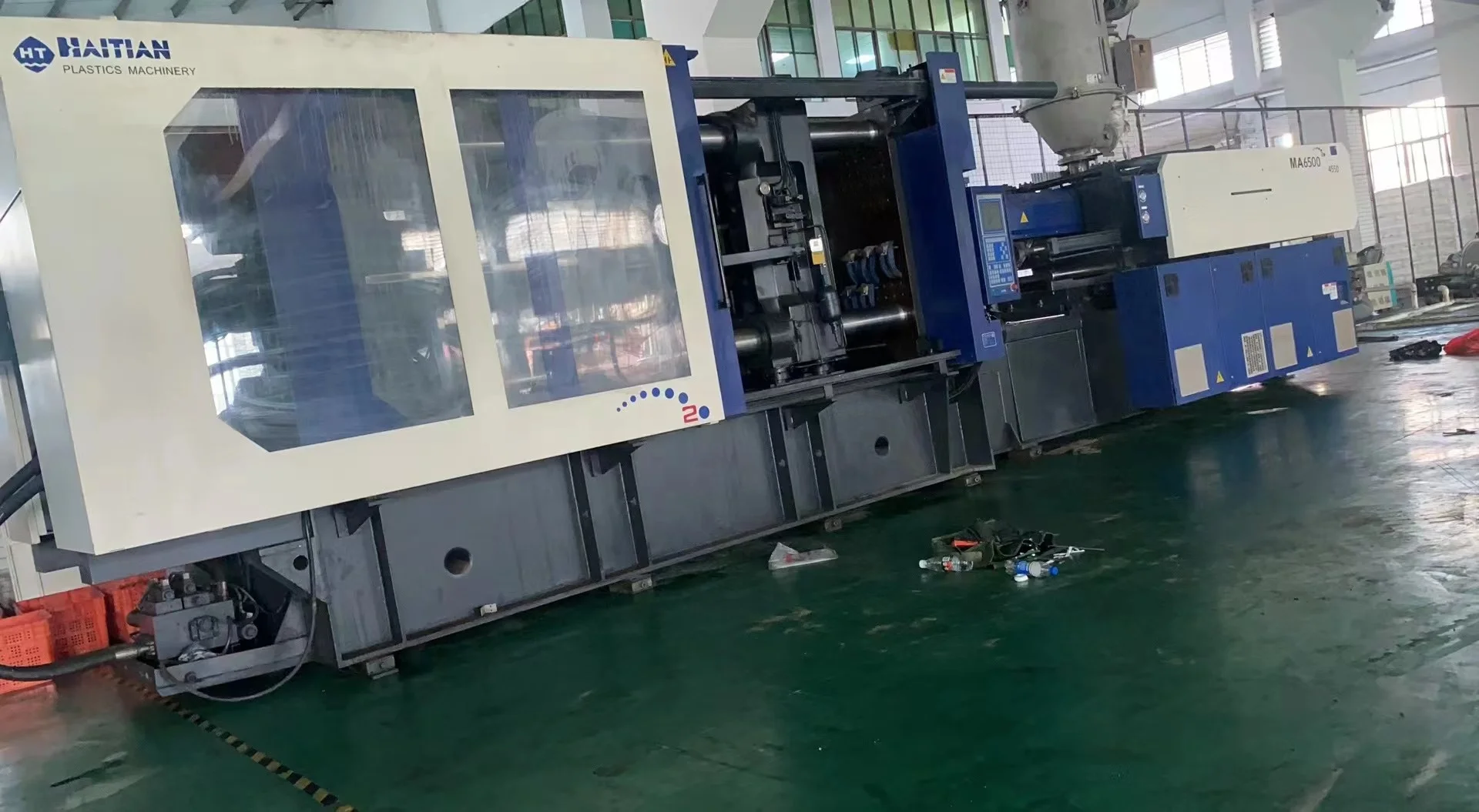 Used Haitian 650Ton Stackable Making servo Plastic Injection Molding Machine for Plastic Fruit and Vegetable Crate