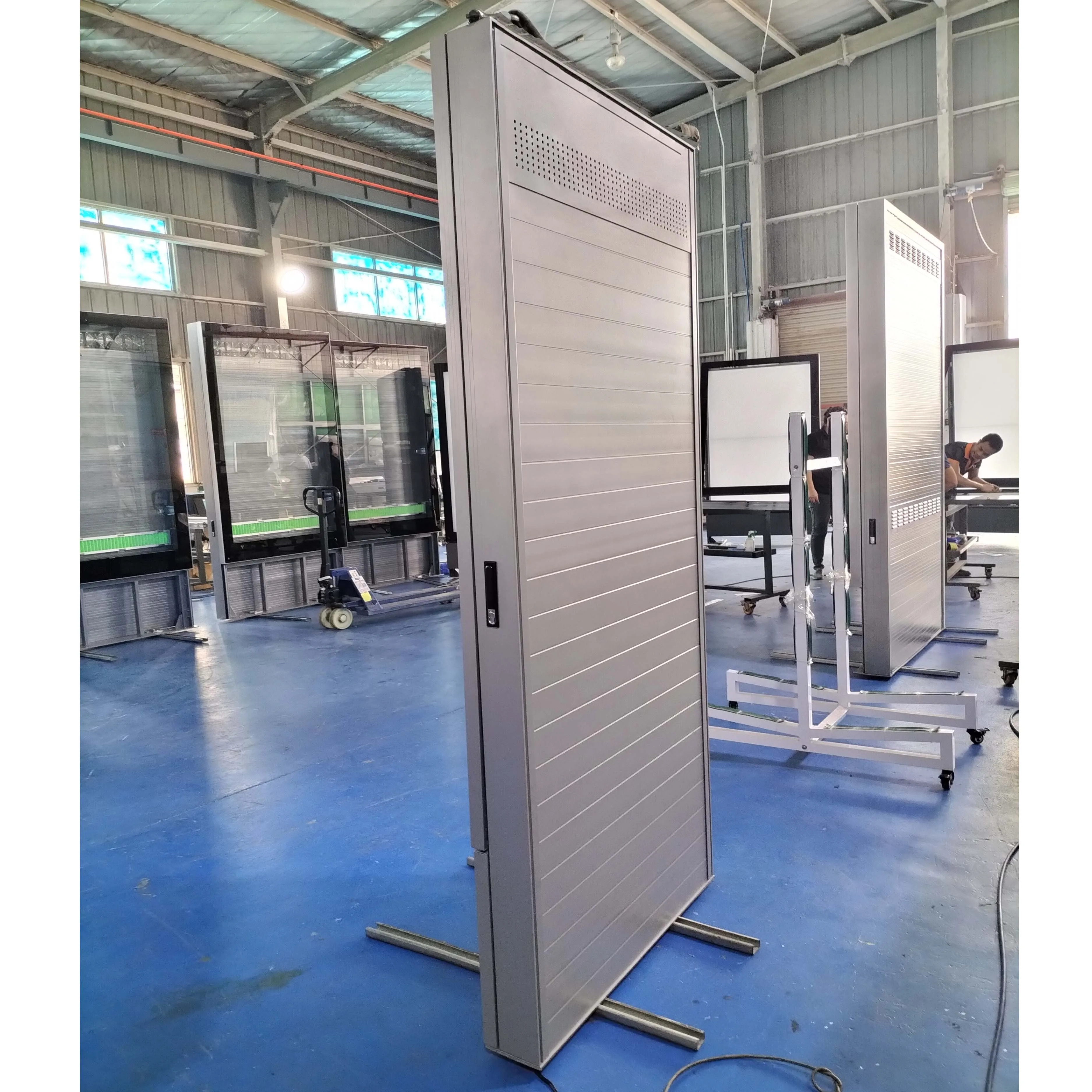 Factory price outdoor floor stand digital signage capacitive 4K resolution waterproof screen  totem 43 55 65 75 inches