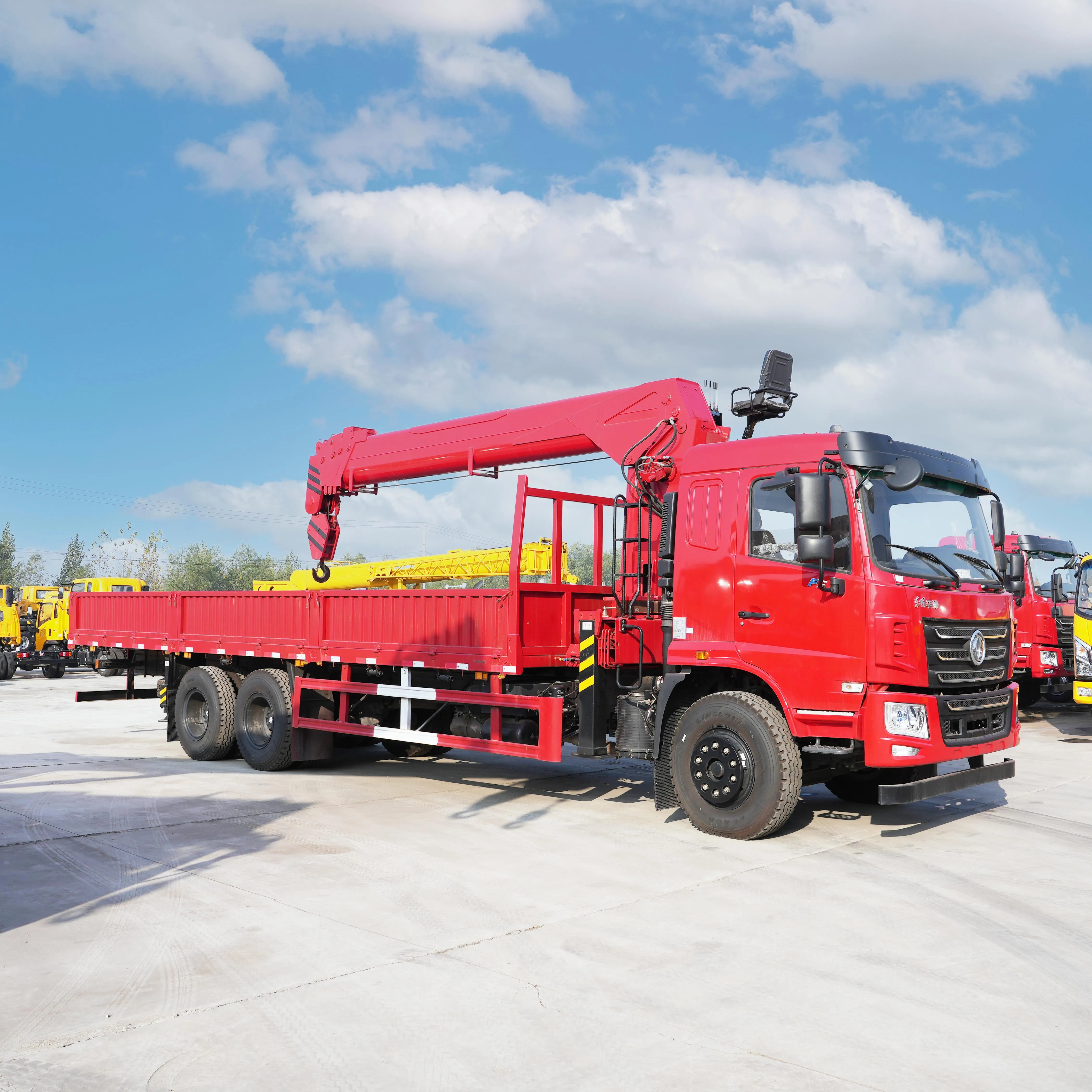 China Factory For Sale Dongfeng 8 Ton 12 Ton Mobile Telescopic Boom Truck Mounted Crane Hydraulic Mobile Truck Crane
