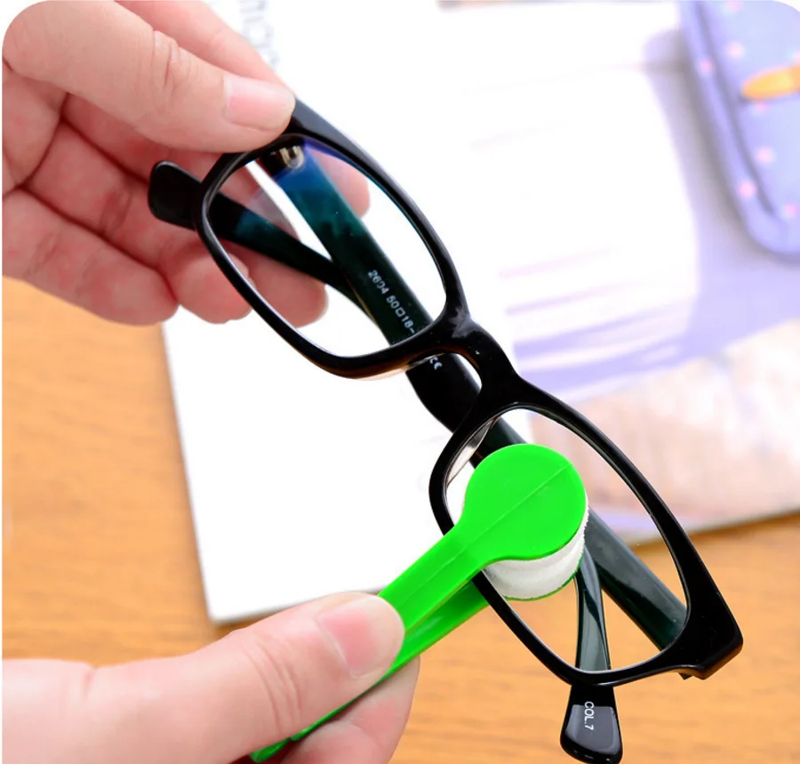 Wholesale Portable Glasses Cleaning Wiping Microfiber Eyeglasses Lens Care Tool Sunglasses Cleaner Brush