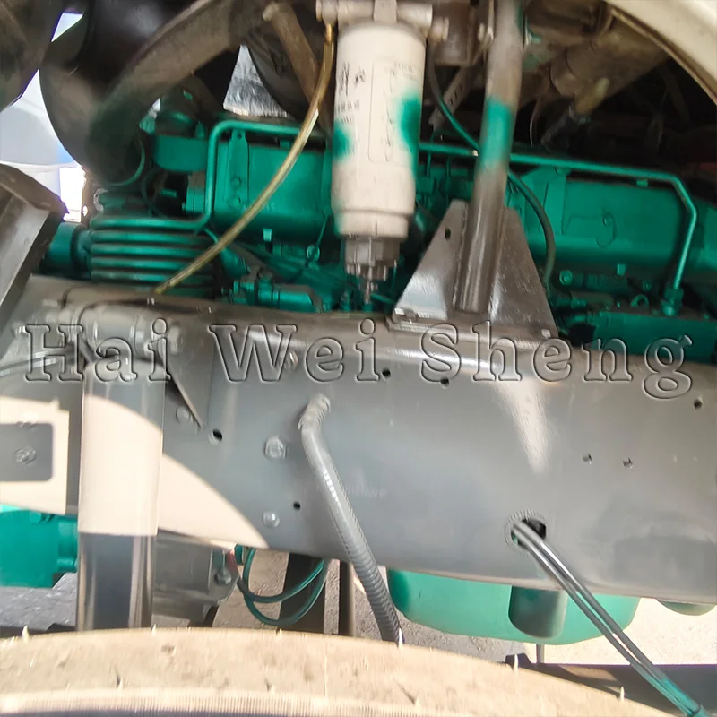 High-performance HOWO 30000 liters capacity 8*4 371hp used oil tanker truck for sale