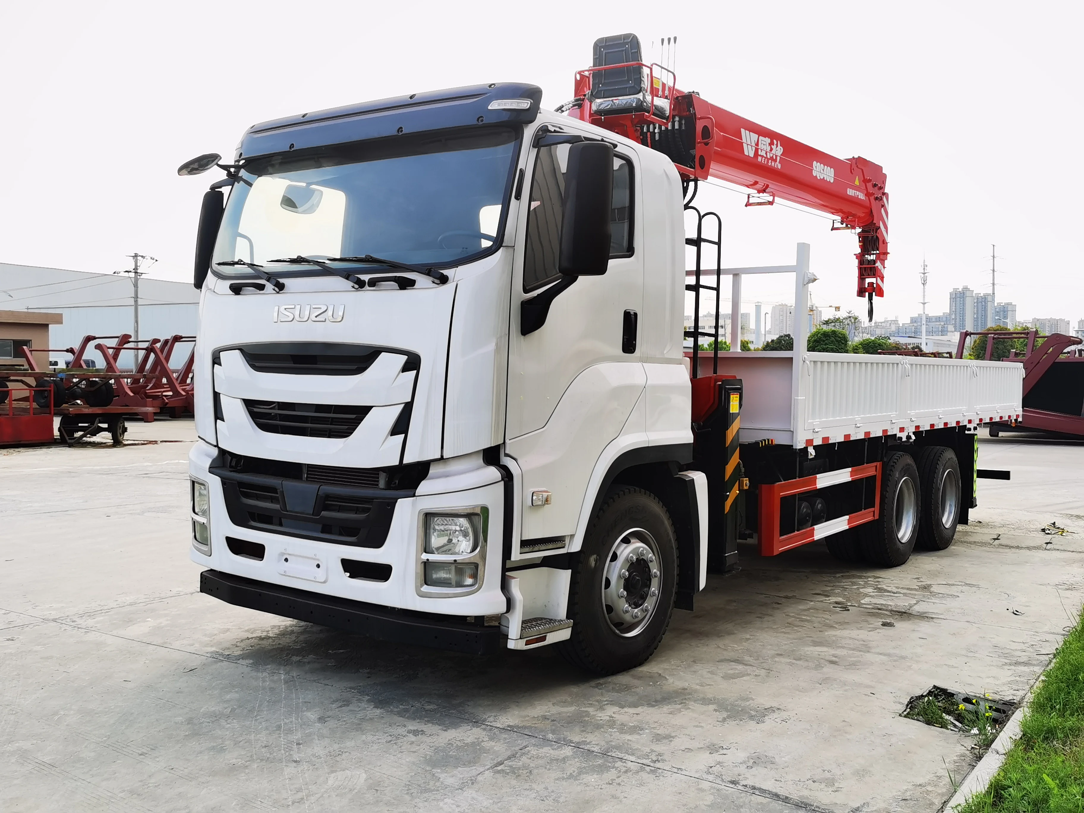 Низкая цена шасси Isuzu 6*4 грузовой мобильный кран с краном