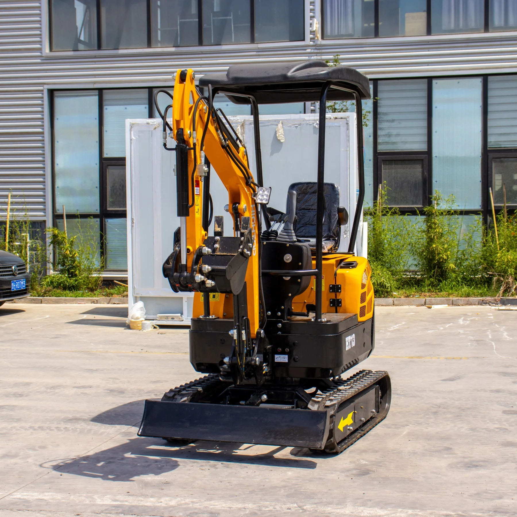 Hightop 1300kgs Mini Excavator Ht13 Small Garden Excavator With Ce Iso Epa Certificate