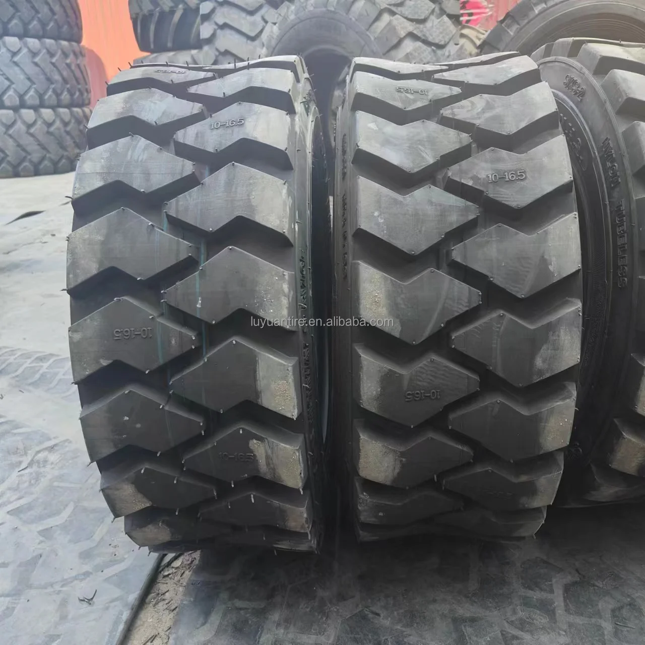 Инженерная Tire10-16.5 12-16.5. Шина для погрузчика с бортовым поворотом два больших куска шахты