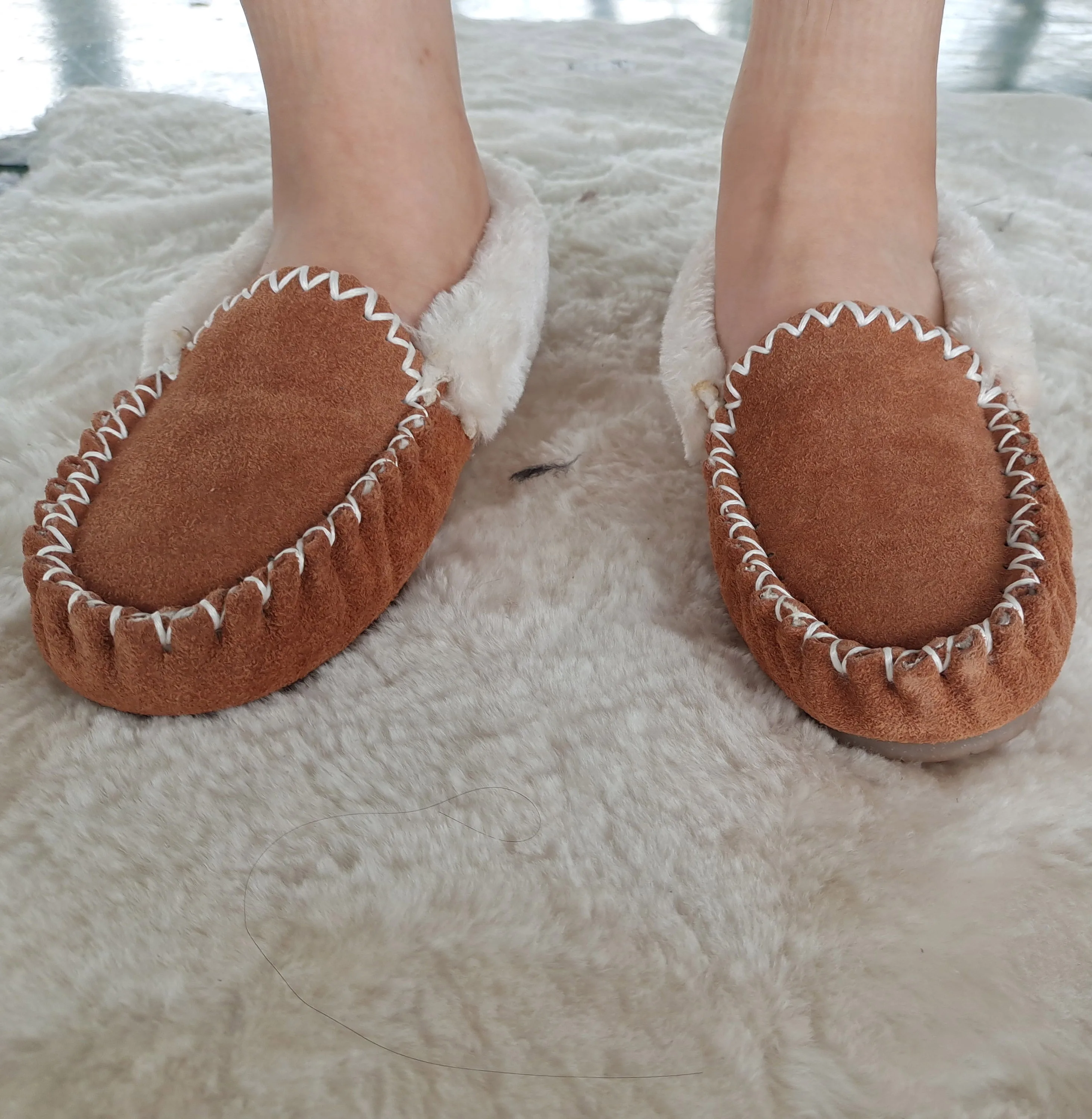 Factory Good Quality Women Warm Wool Felt Anti-Skid Button Fur Winter Women Boots