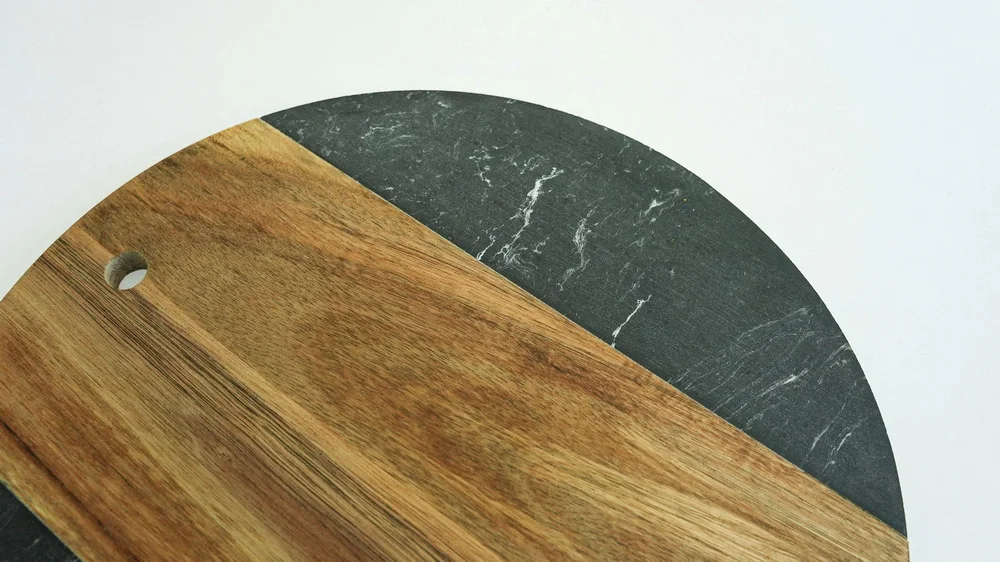 Multifunctional round shape black marble and acacia wood cutting board chopping board for kitchen