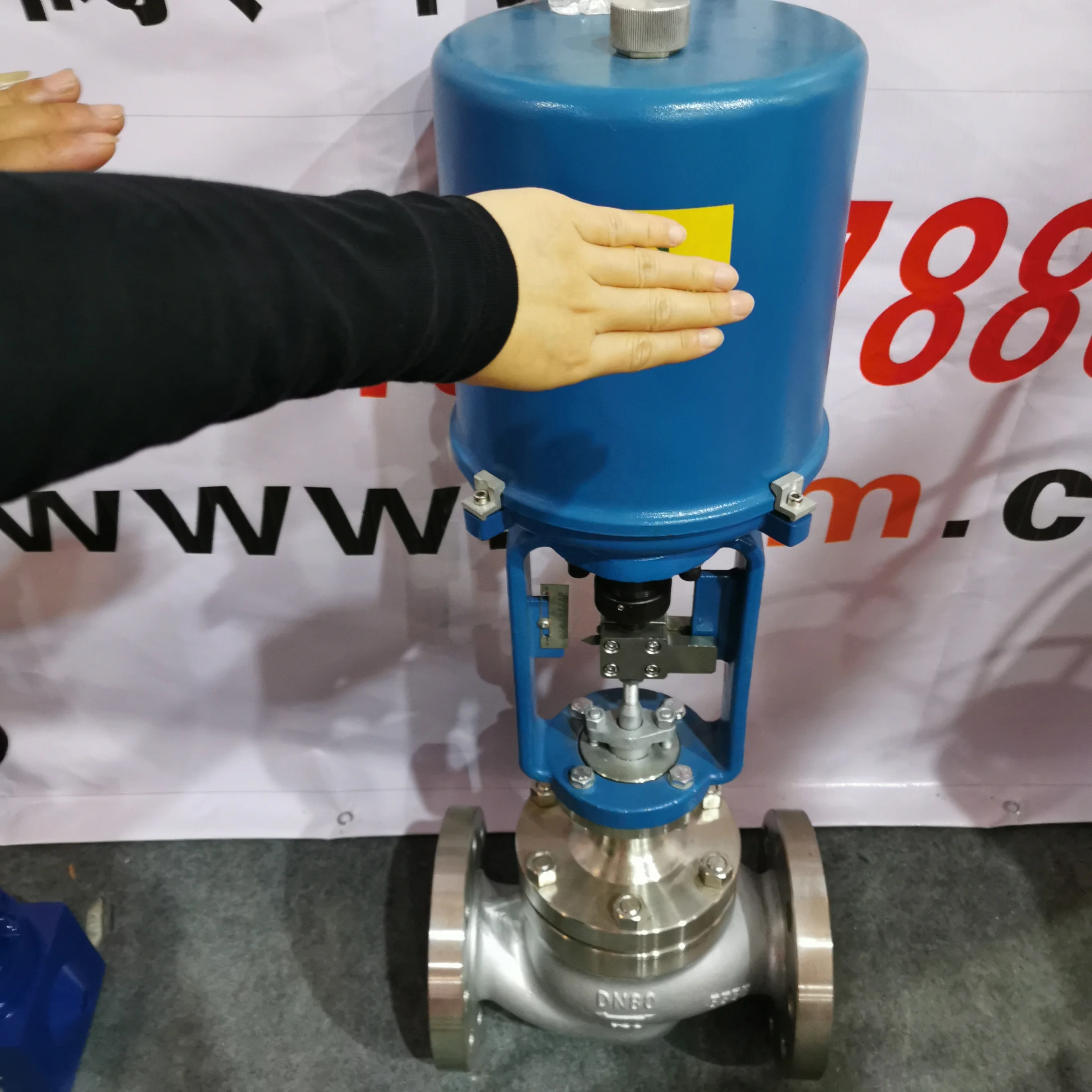 pneumatic head has a limit switch stainless steel globe valve