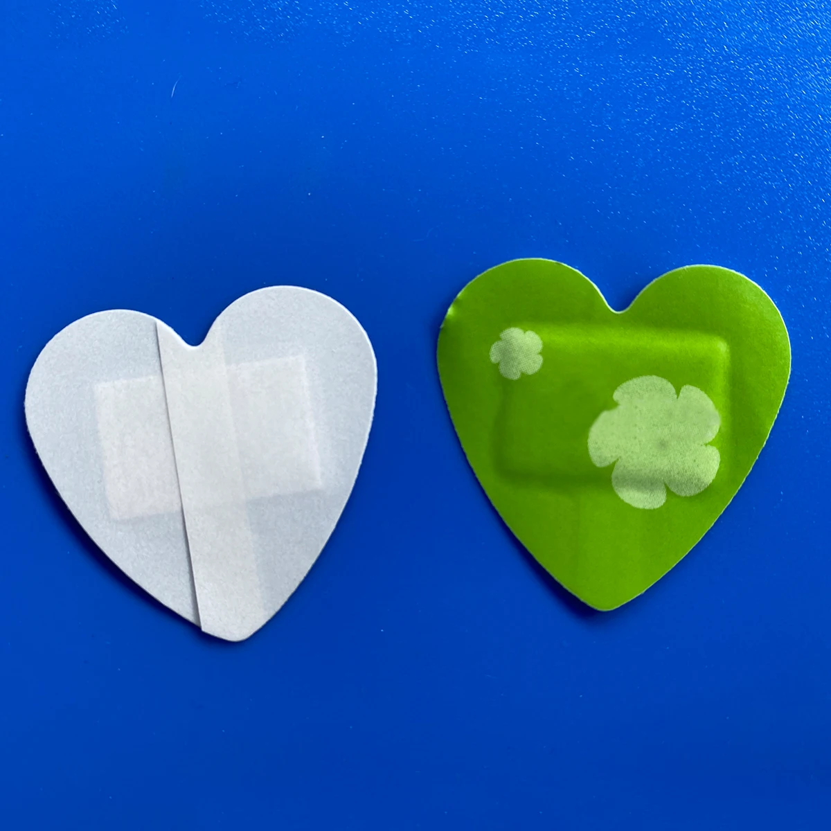 
CE Manufacture medical oem custom printed cartoon band aid with different size and color finger band aid 