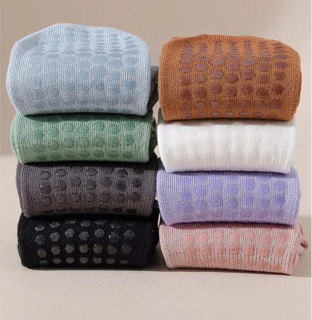 wholesale knitted custom socks yoga sports socks anti-slip gym fitness anti slip grip barre yoga pilates socks