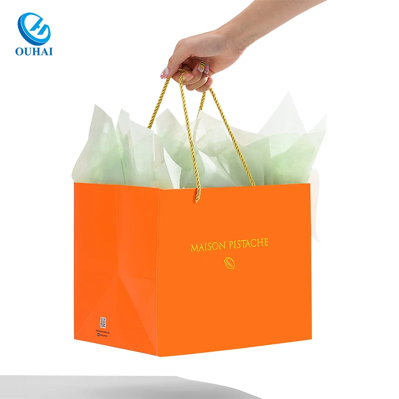 Eco Friendly and Fsc Certified Big Size Square Paper Bag Personalization Custom Two Types Triangle Gift Bag for Retail Store