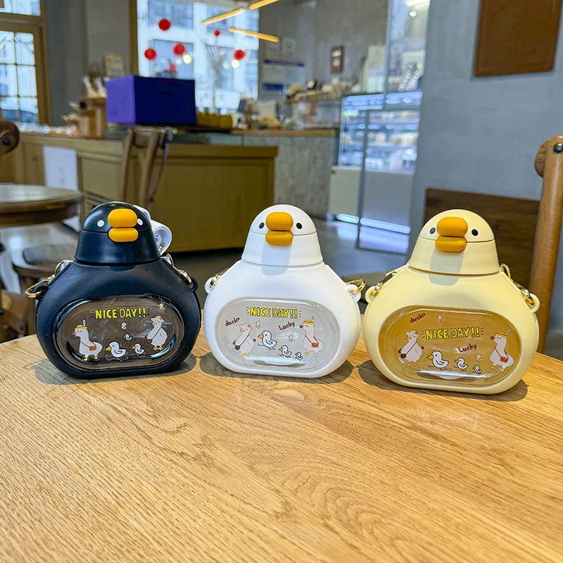 Seaygift Creative Cute duck girl gifts outdoor Children bounce lid drink juice water cup 650ml plastic water bottle with straw