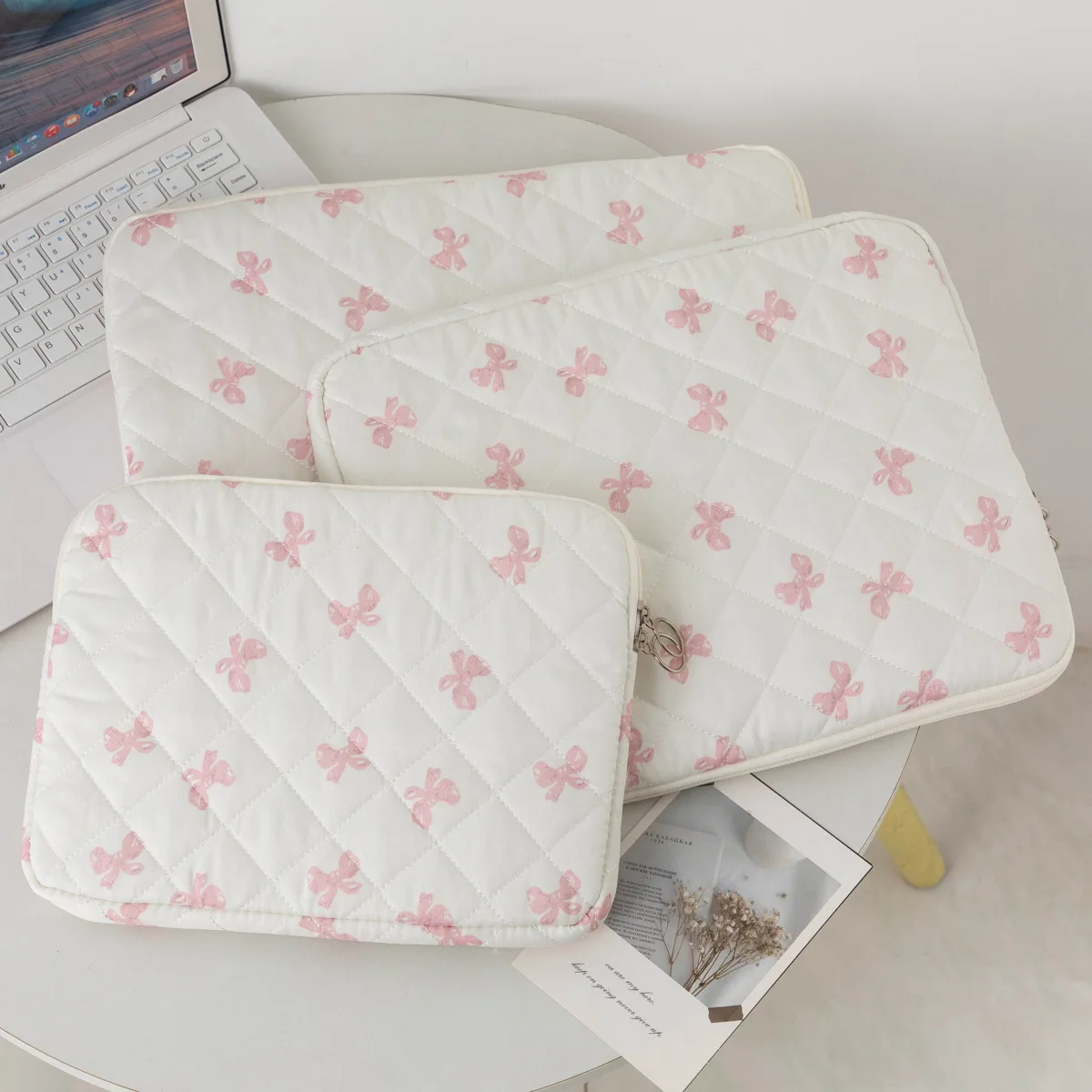 Custom Wholesale Bow Puffy Polyester Soft Floral Quilted Tablet Bag Ipad Cover Laptop Cases Laptop Bag For Women Girls Ladies