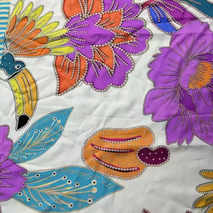 100% Synthetic Silk Poplin Fabric Breathable Mildew Proof Moisture Absorbing Shrink Proof Anti-Static Fashionable Printed Fabric