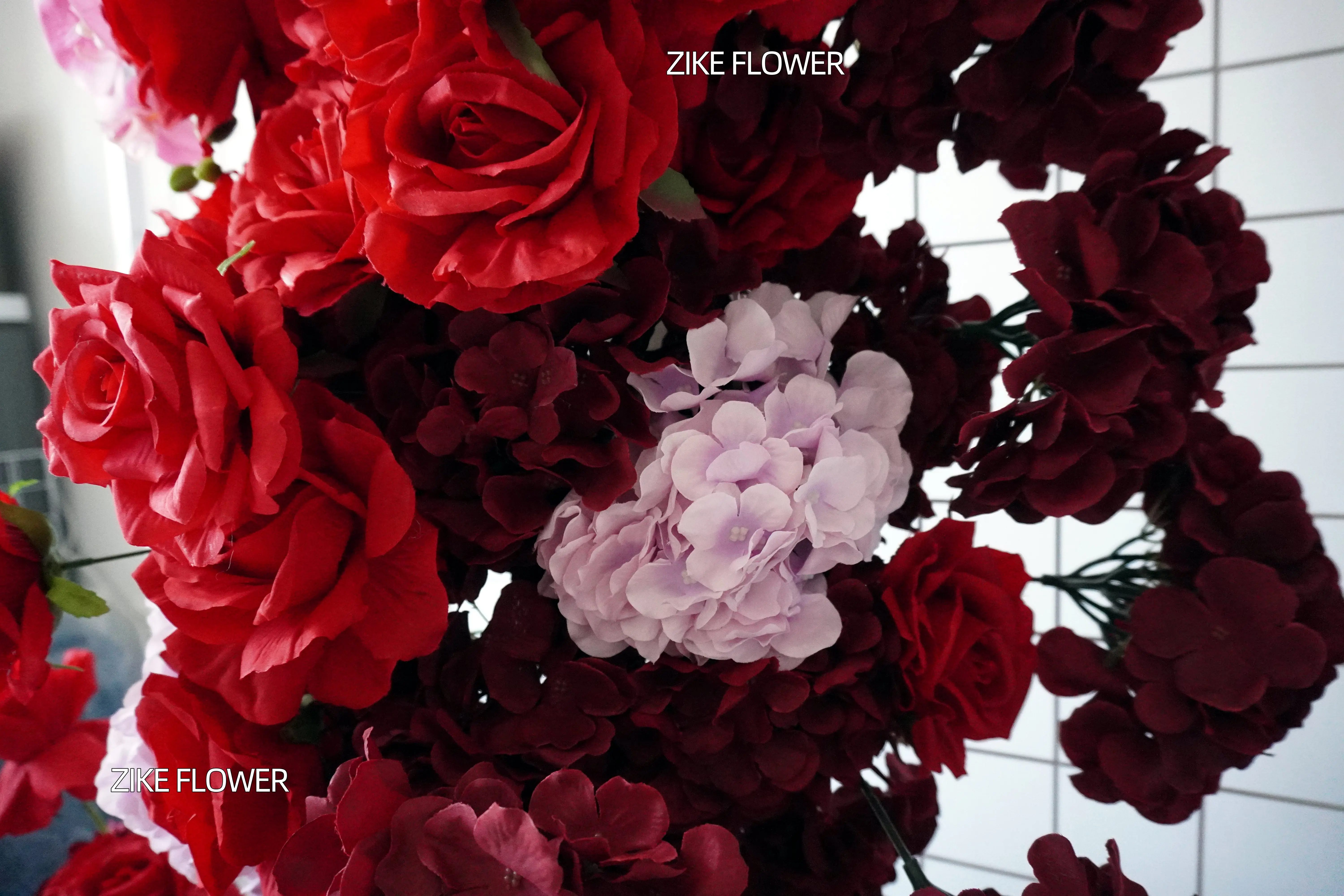 Wholesale Red Wedding Centerpieces & Table Decorations Artificial Silk Roses Floral Arrangements Red Rose Wedding Centerpieces