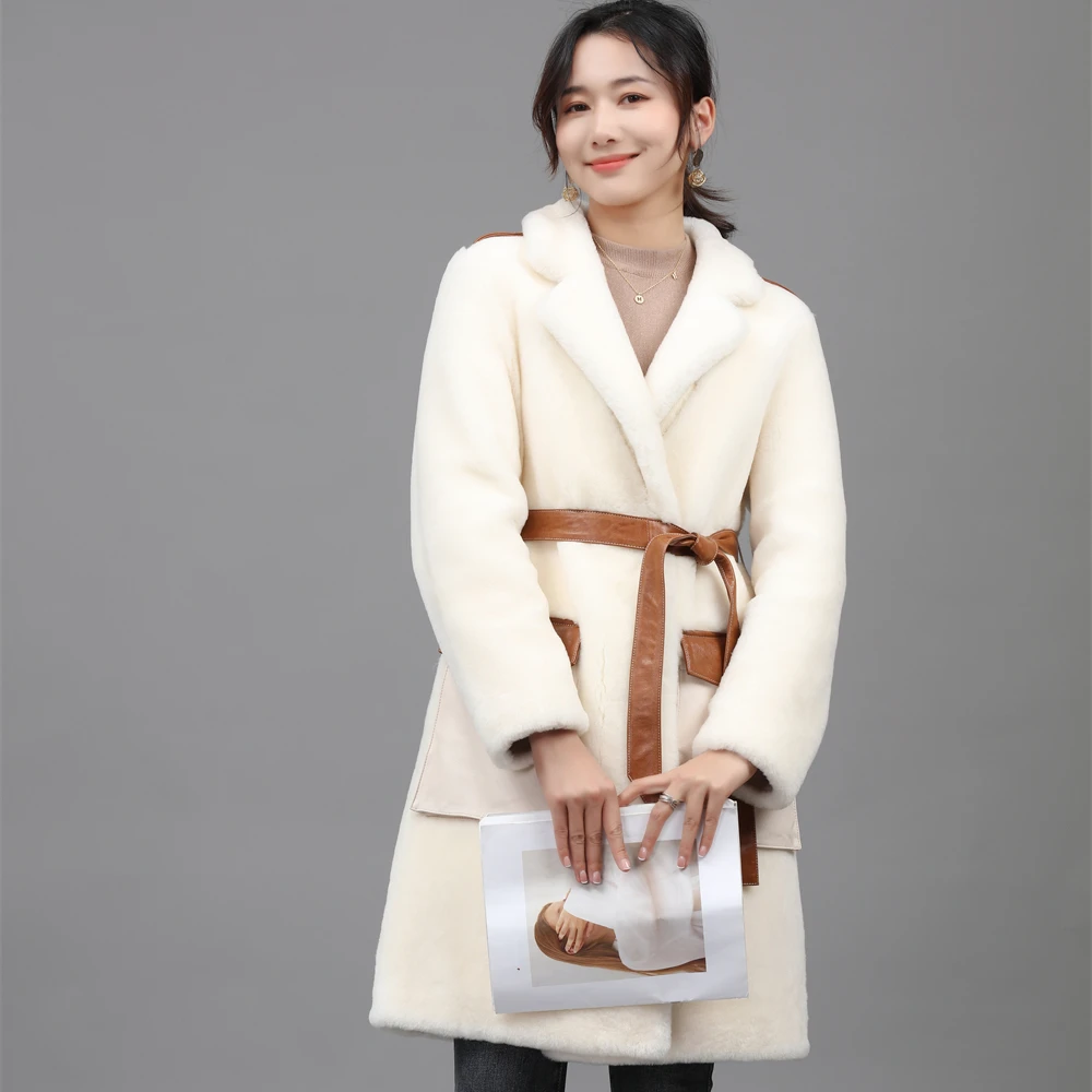 European style real Sheep skin with notched Collar Wholesale Customized Warm sheep  fur coat for woman