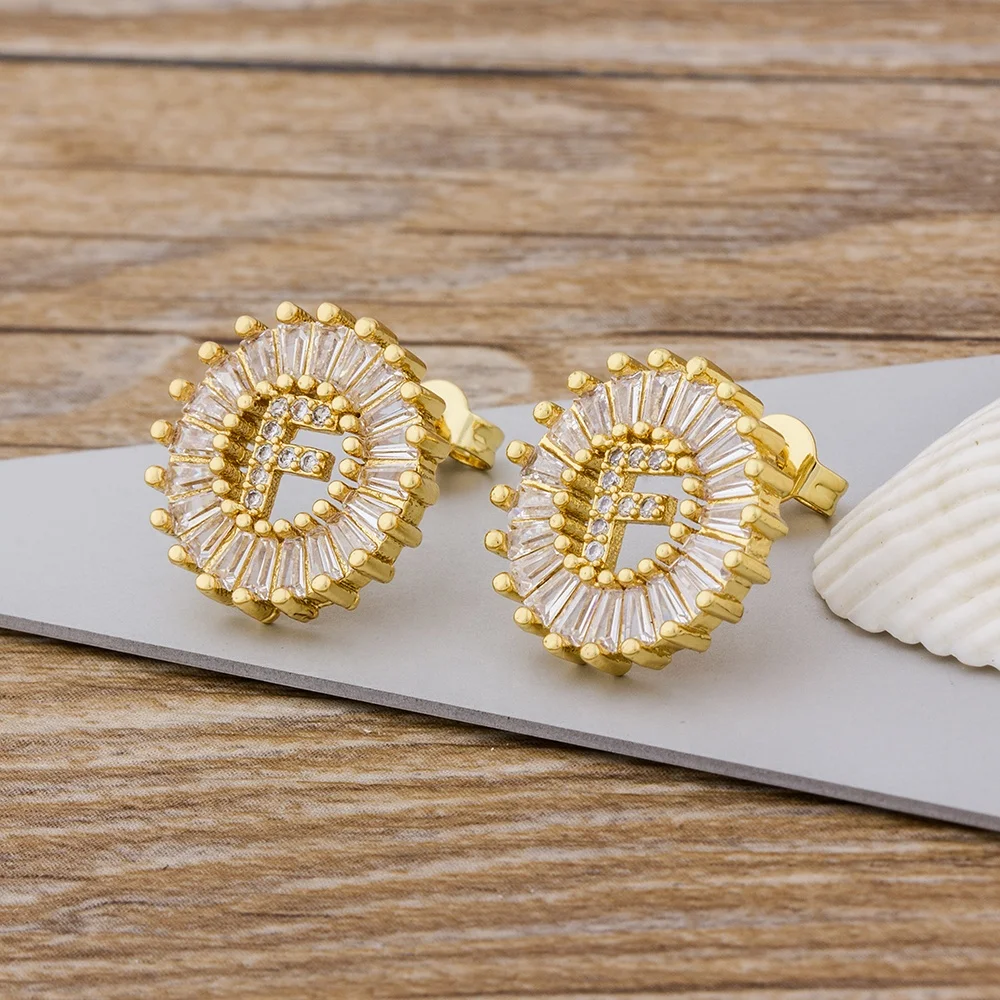 Fashion 26 Initial Letter Earrings Personalized Gift for Women Cute Crystal Cubic Zirconia Gold Stud Earrings Jewelry Wholesale