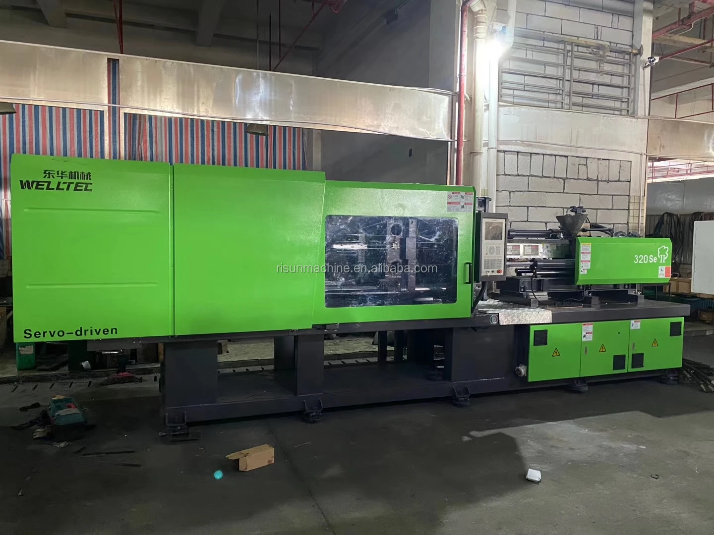 WELLTEC 320SeII  320 ton cheap price used injection molding machine plastic machine for making crisper fresh keeping box