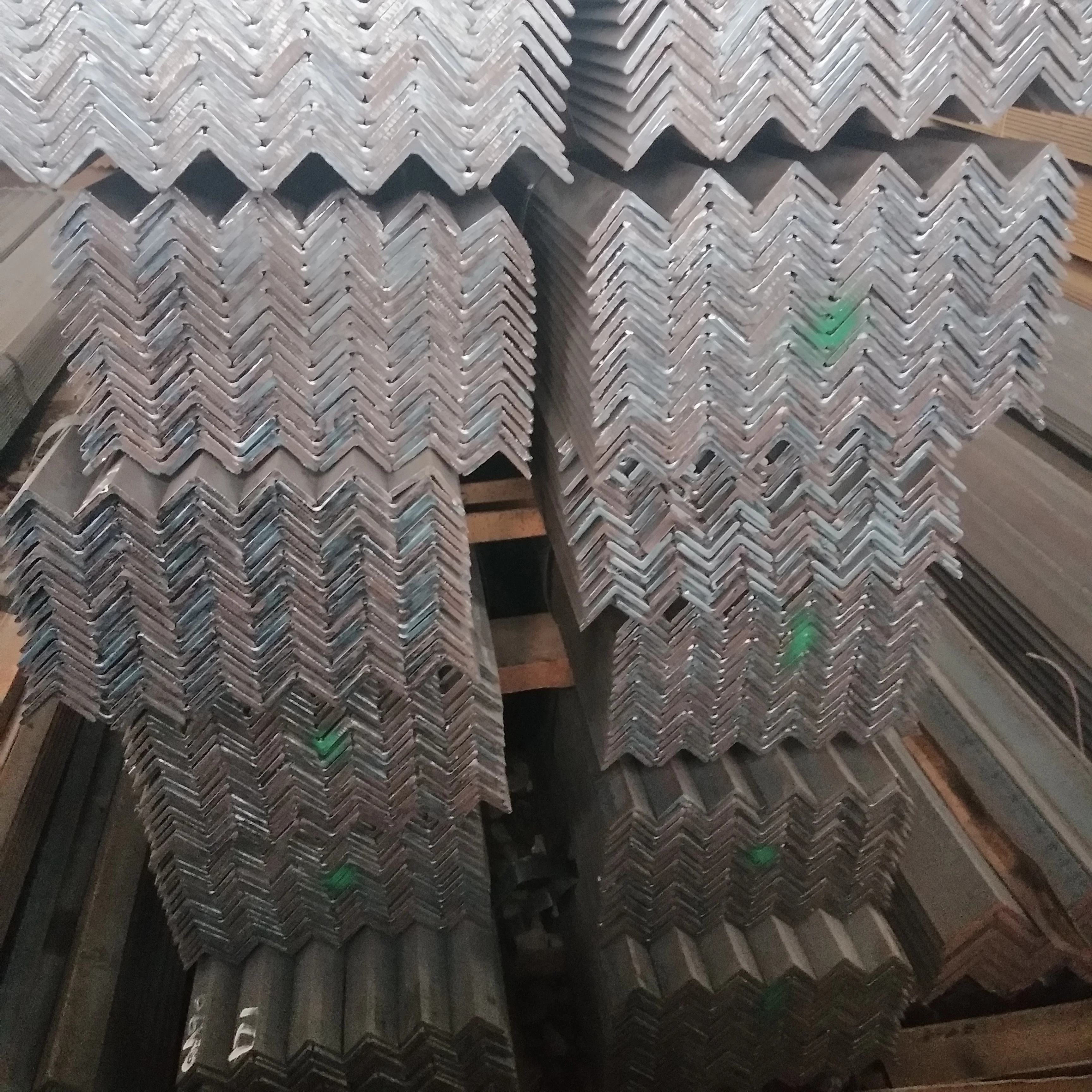 Factory Price Q235 Q345B Hot Rolled  Angel Bar/MS Angles/Hot Rolled Steel Angle For Construction
