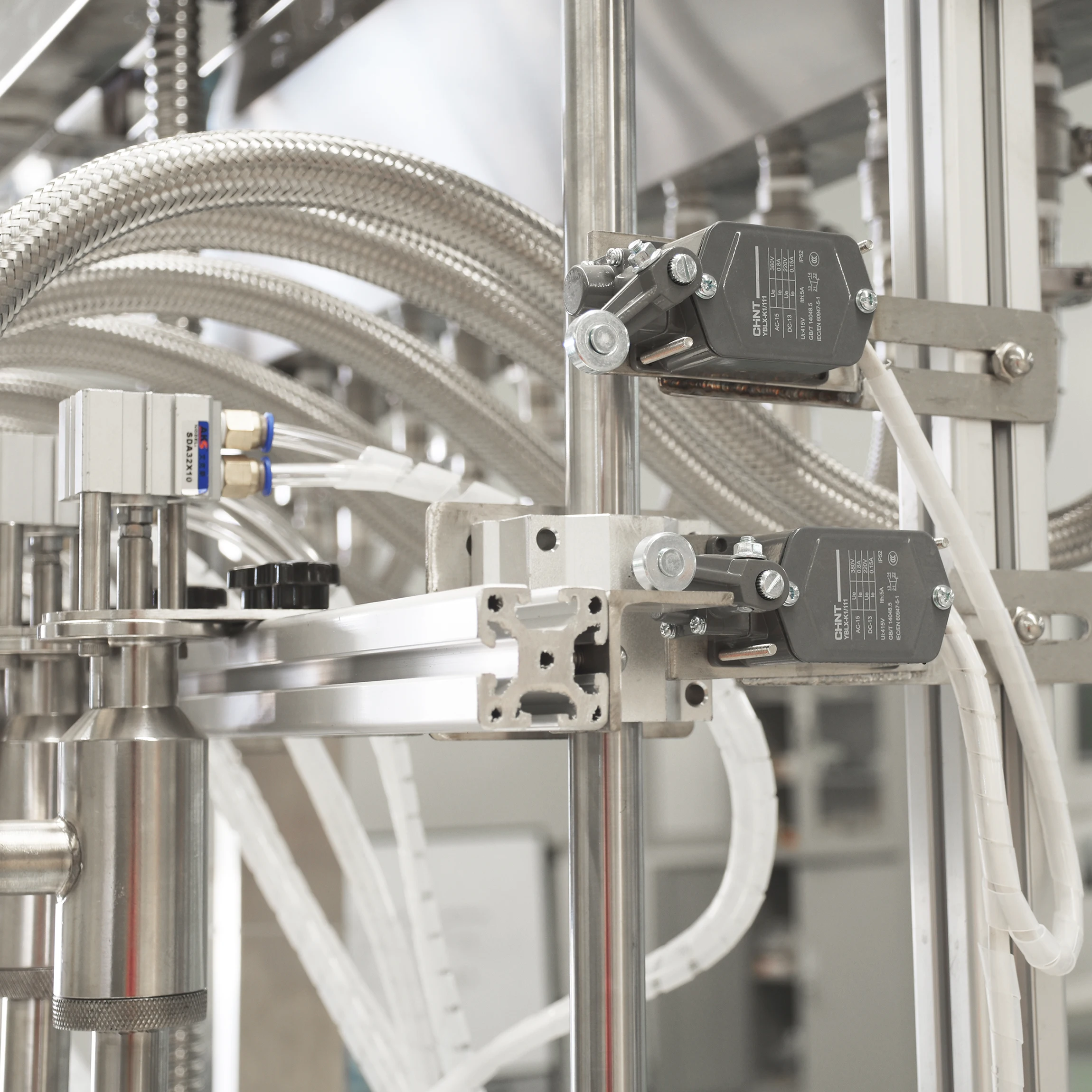 
Automatic pure mineral water/cold drink/white red wine bottle filling machine with 6/8/10/12 nozzles 