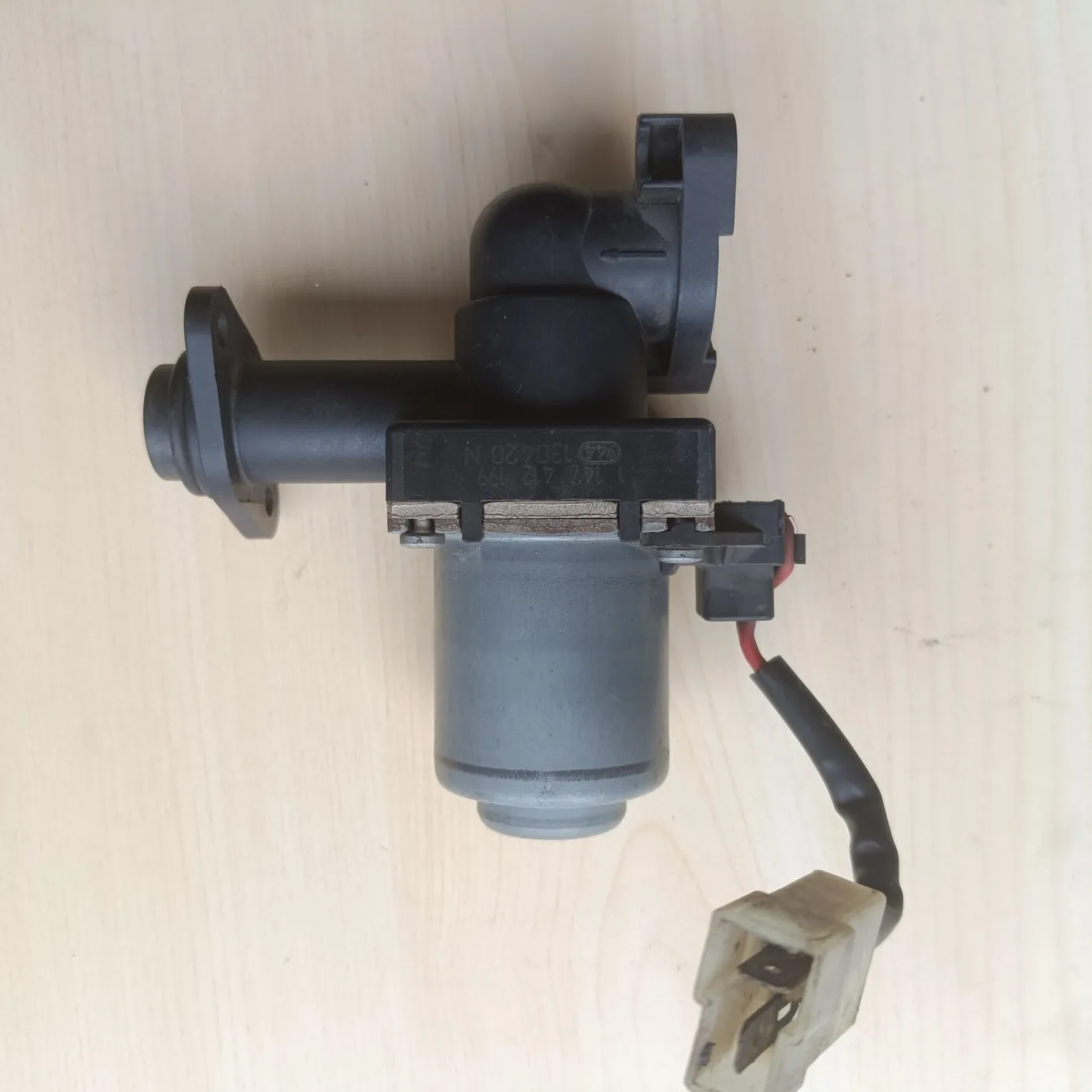 Remove the parts  Heating system Solenoid Valve 84223730 FOR VOL