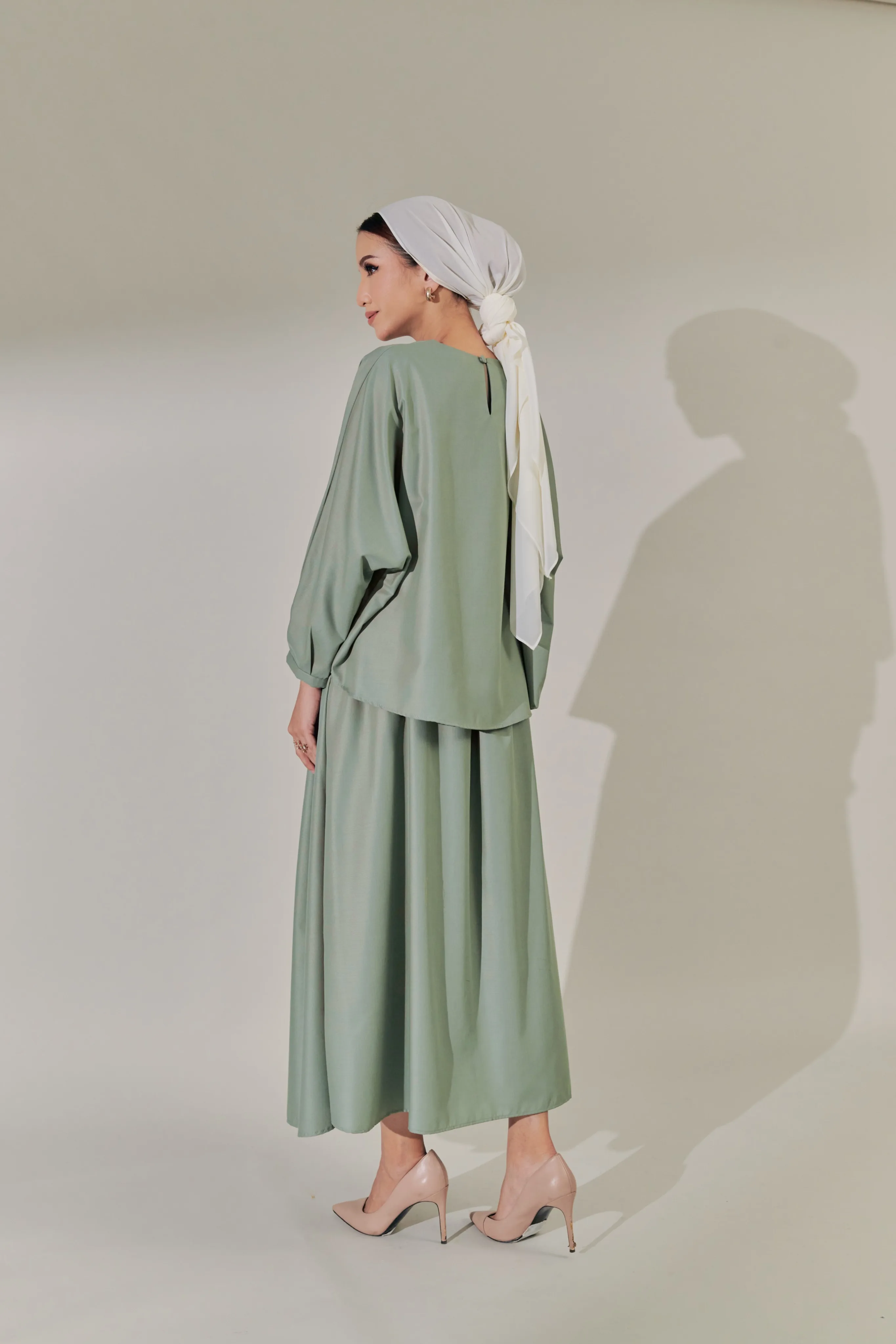 2022 Malaysia Stylish 2 Pieces Set Modest  Muslim Dress Silky Kaftan Dubai Turkey Muslim Abaya Dress