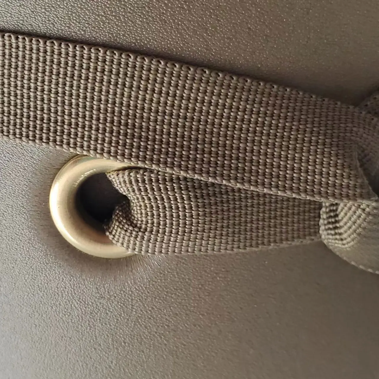 Hight Density IXPE Closed Foam Khaki Military Sleeping Pad Two Straps Gold Eyelet Hanging Ring Portable Outdoor Camp Mat
