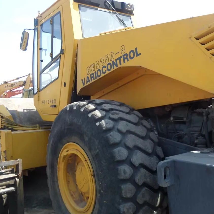 Используемый роликовый Bw225d-3 Bomag для продажи в Шанхае Китай 25 тонн уплотнитель