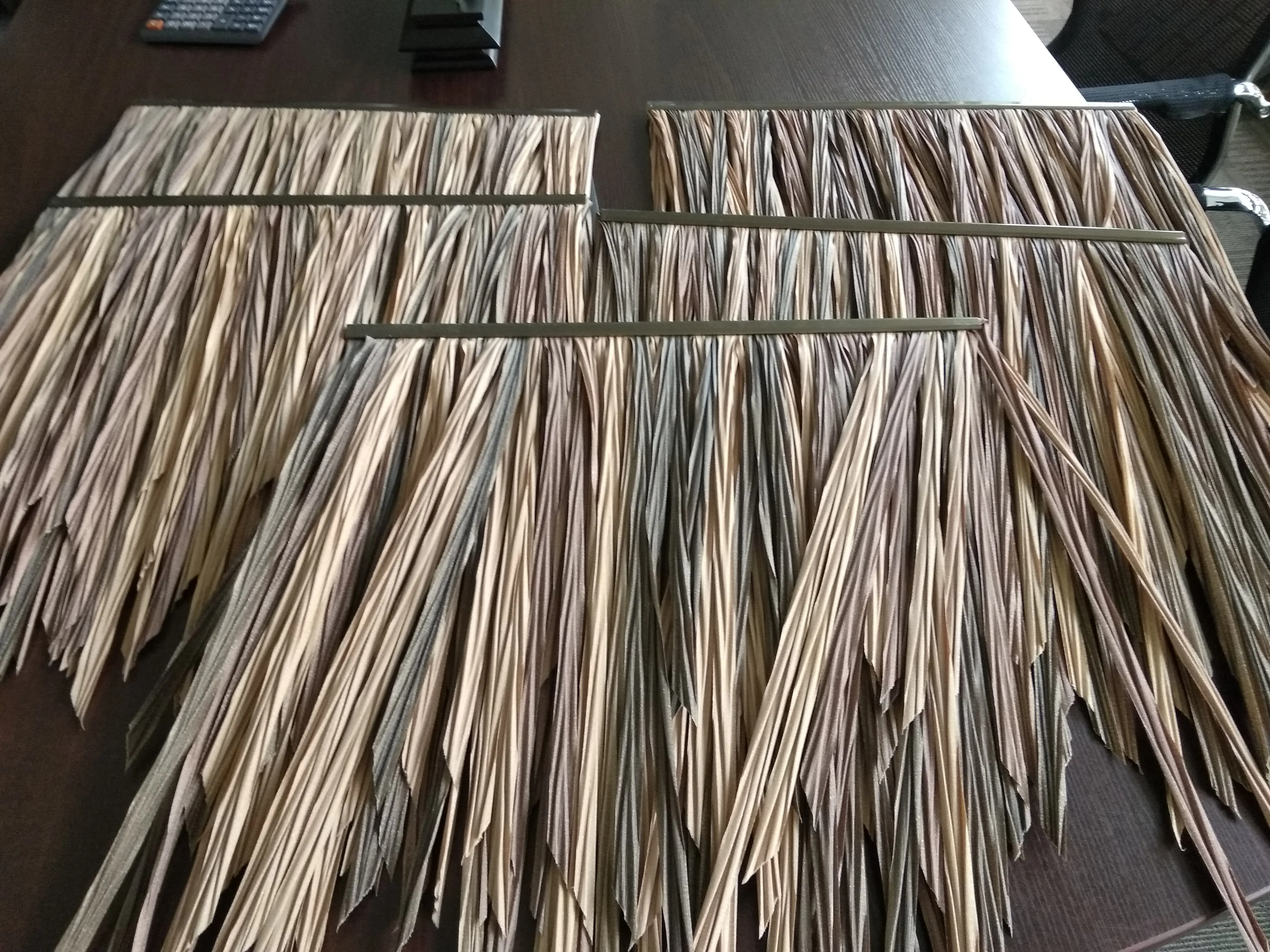 Decorative Easy Installation factory supply Plastic Imitation Thatch Roof Sheet, Garden Roof