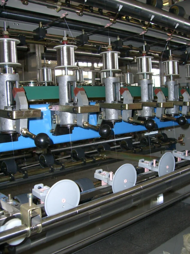 Threading machine Metal spinning machine for metallic yarn adopts the rayon polyester filament as the core thread