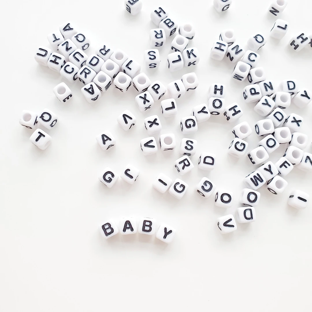 Russian And English White 7*7mm Mixed Acrylic Letter Beads Flat Round black color Alphabet Beads For Jewelry Making DIY Bracelet