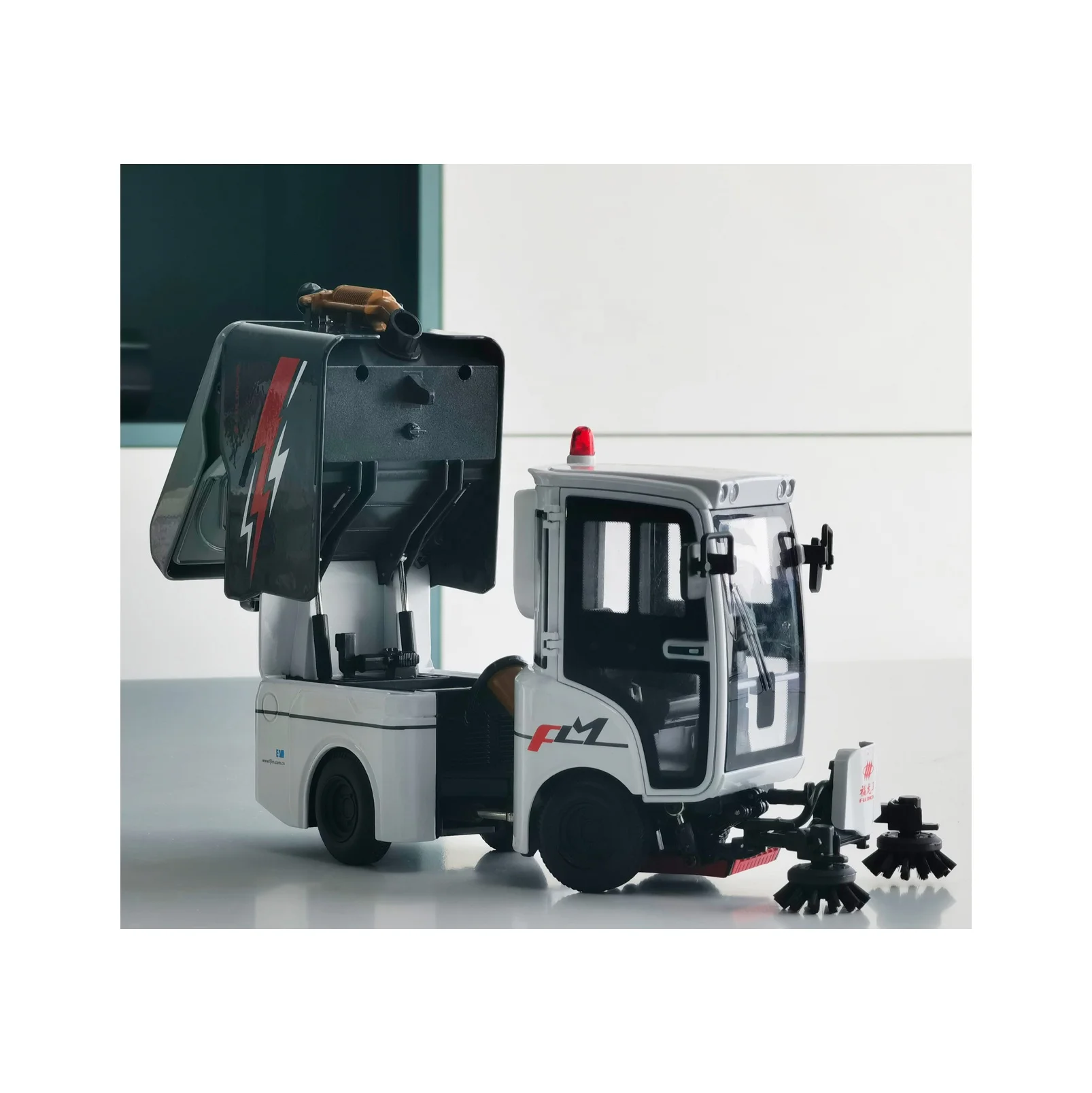 FULONGMA diecast road sweeper toy car model for children