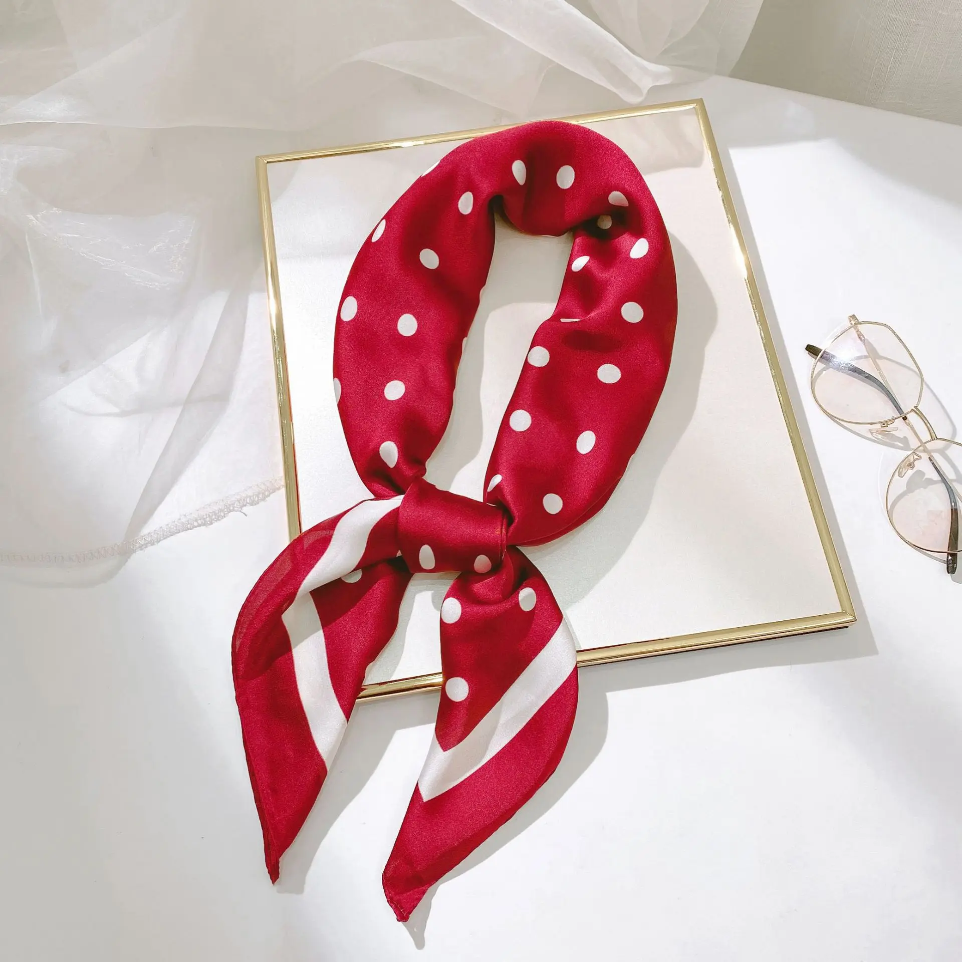 Женский шарф в Корейском стиле, квадратный шелковый шарф с цветочным принтом в горошек, бандана, шаль, декоративный головной платок, повязка на голову, шарфы на шею