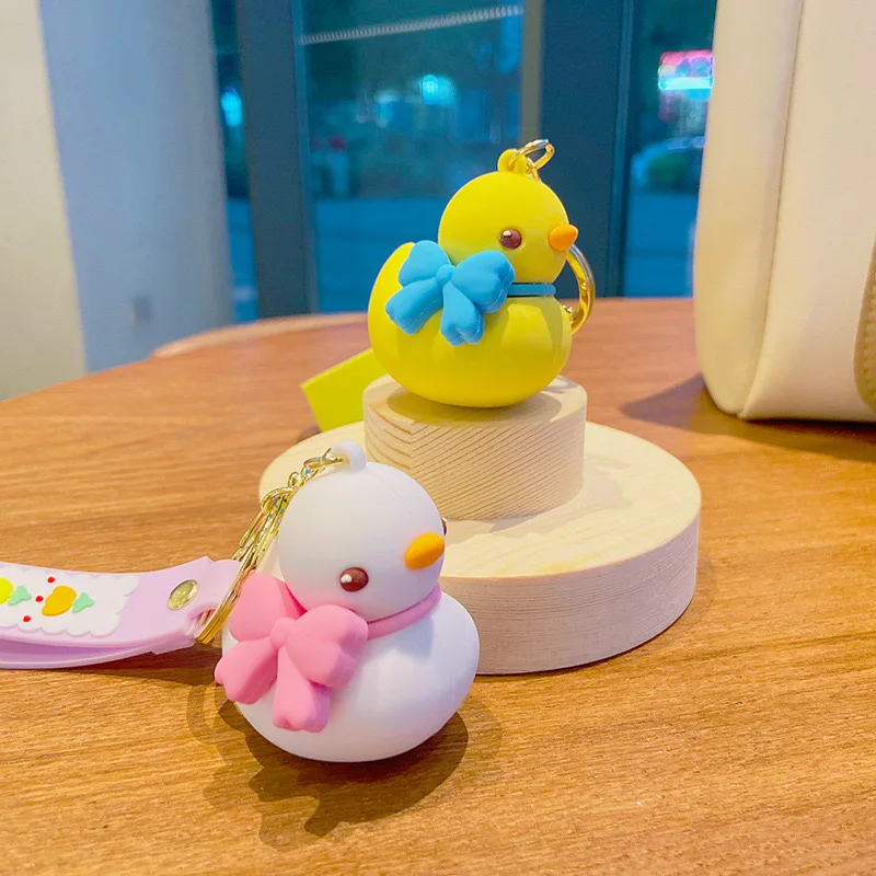 Creative 3d Personality Cartoon Cute Duck Key Chain Boudoir Couple Hanging Bag Doll Car Soft Yellow Duck Pvc Doll Keychain