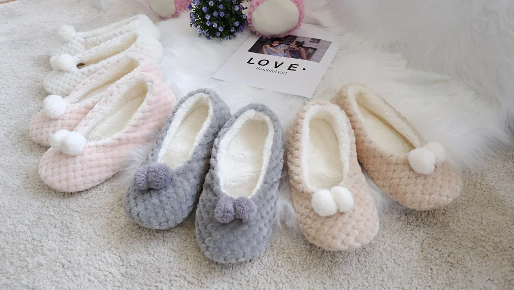 Thick Non Skid Winter Sleepers Shoes Women Non Slip House Cozy and Fuzzy Sherpa Stylish Slipper Socks
