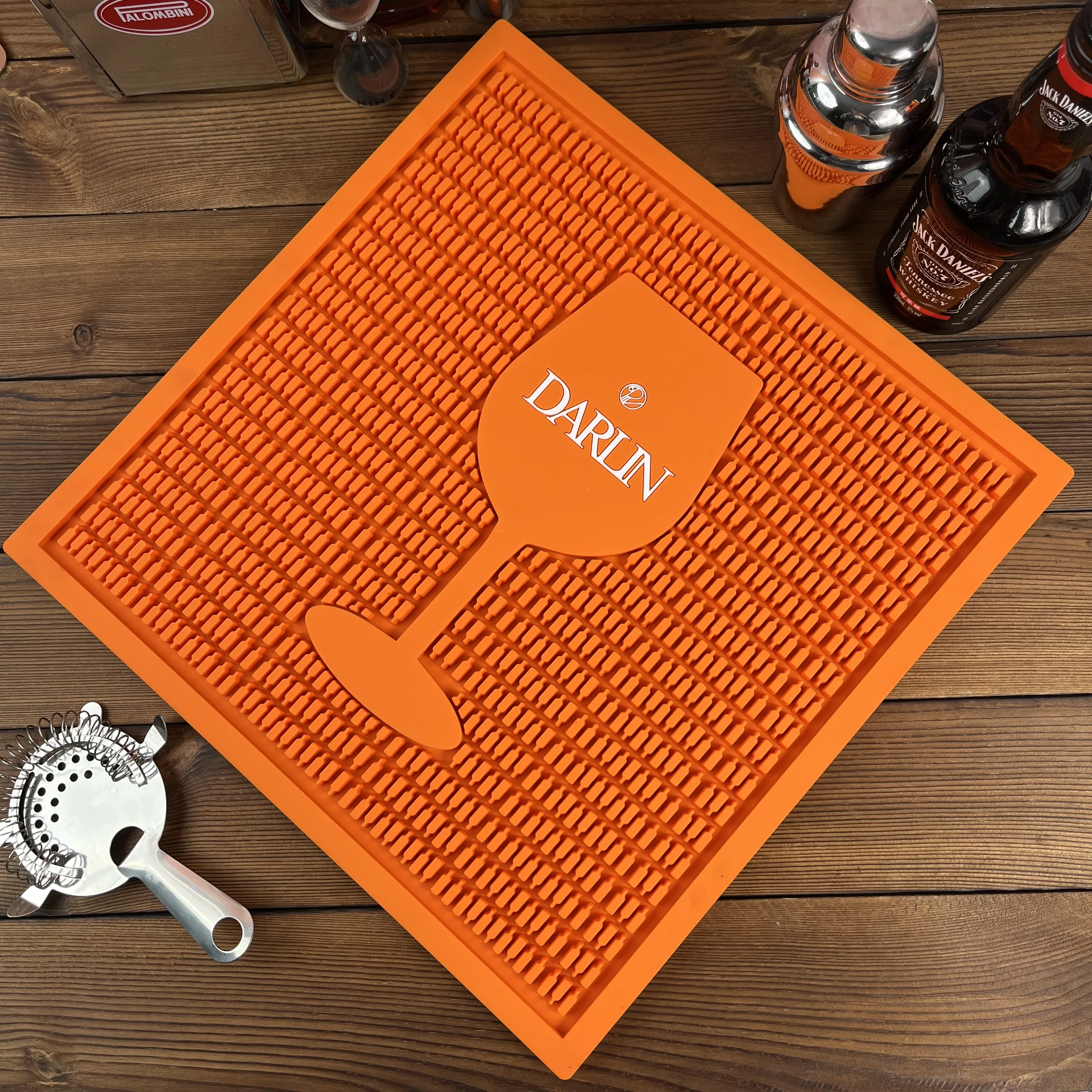 Factory Supply Anti-Slip OEM PVC Rubber Classic Bar Mats Personalized Rubber Jack Daniel Bar Counter Mat