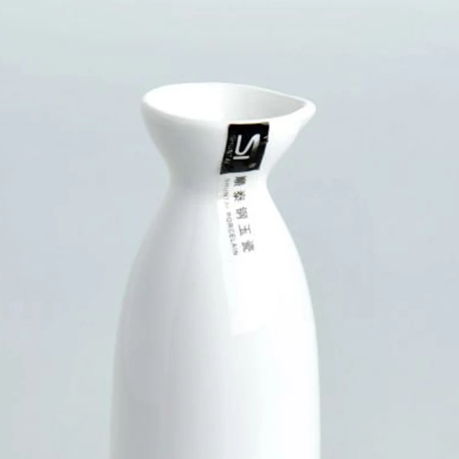 
Japanese sake bottle / ceramic wine bottle 