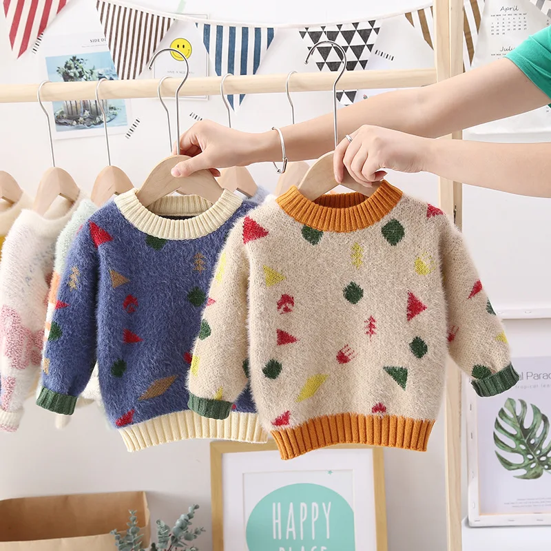 Детские свитера с толстыми и пушистыми рисунками