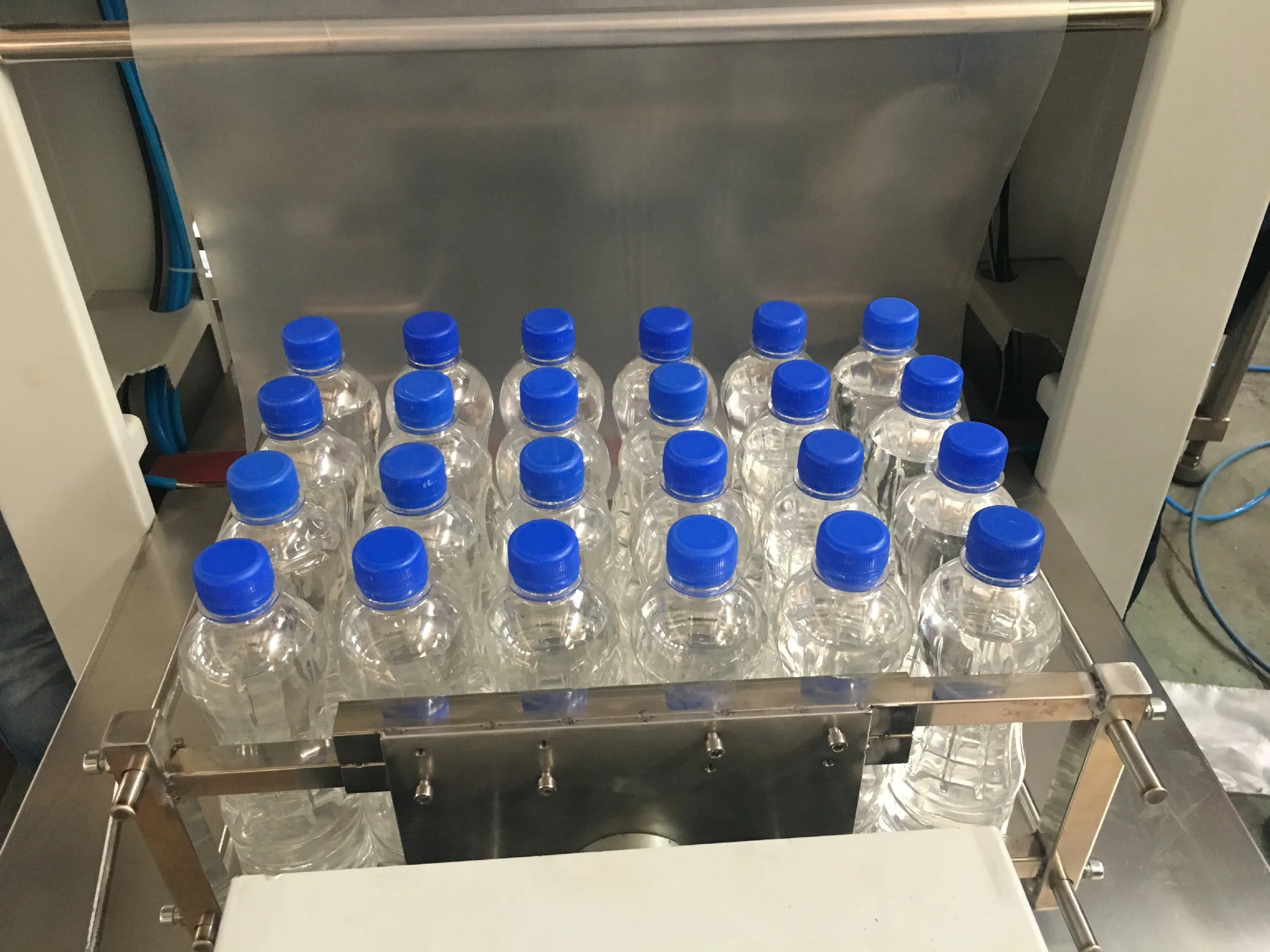 6000BPH Semi automatic shrink film packing machine