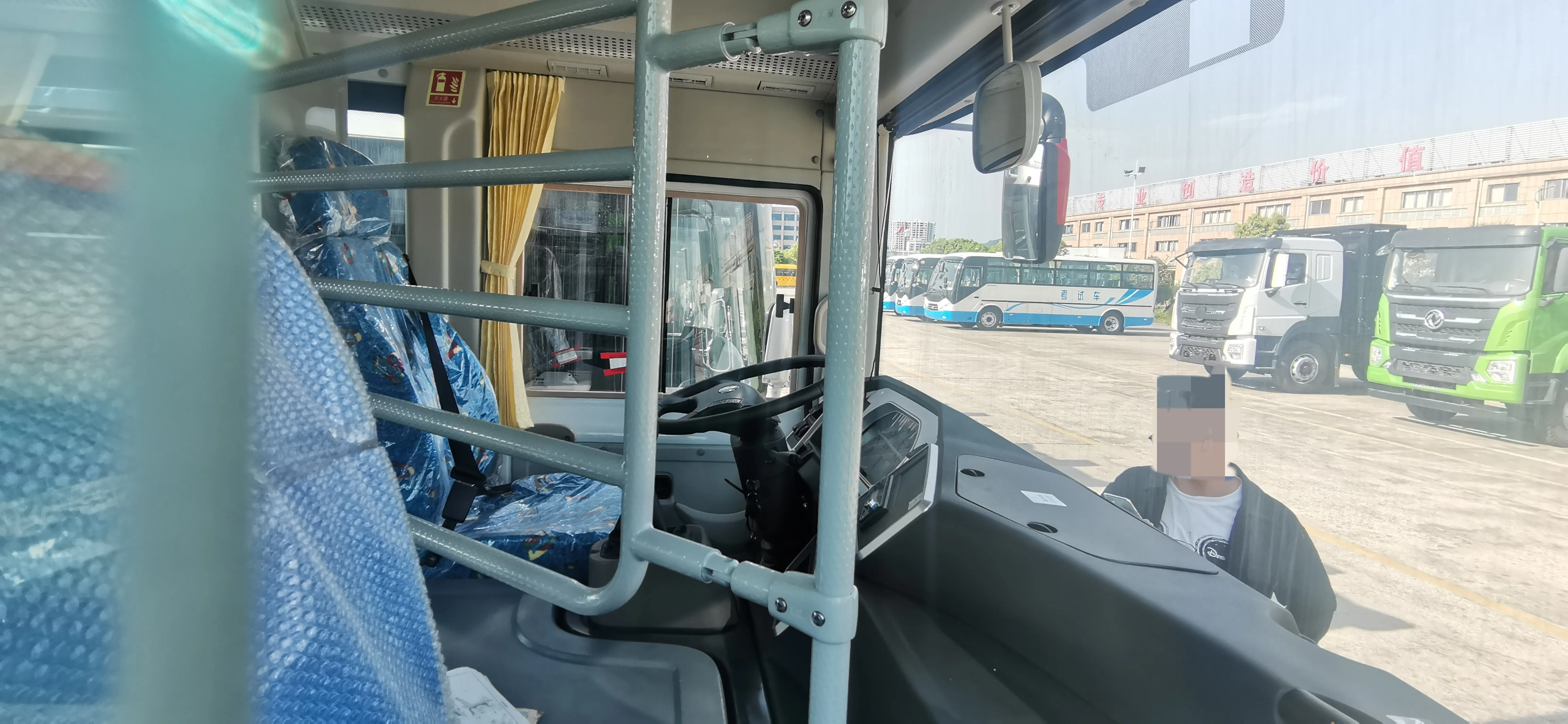 Большая распродажа Прямая продажа с завода Dongfeng прочный передний двигатель 10-23 места дизельный мини-городской автобус