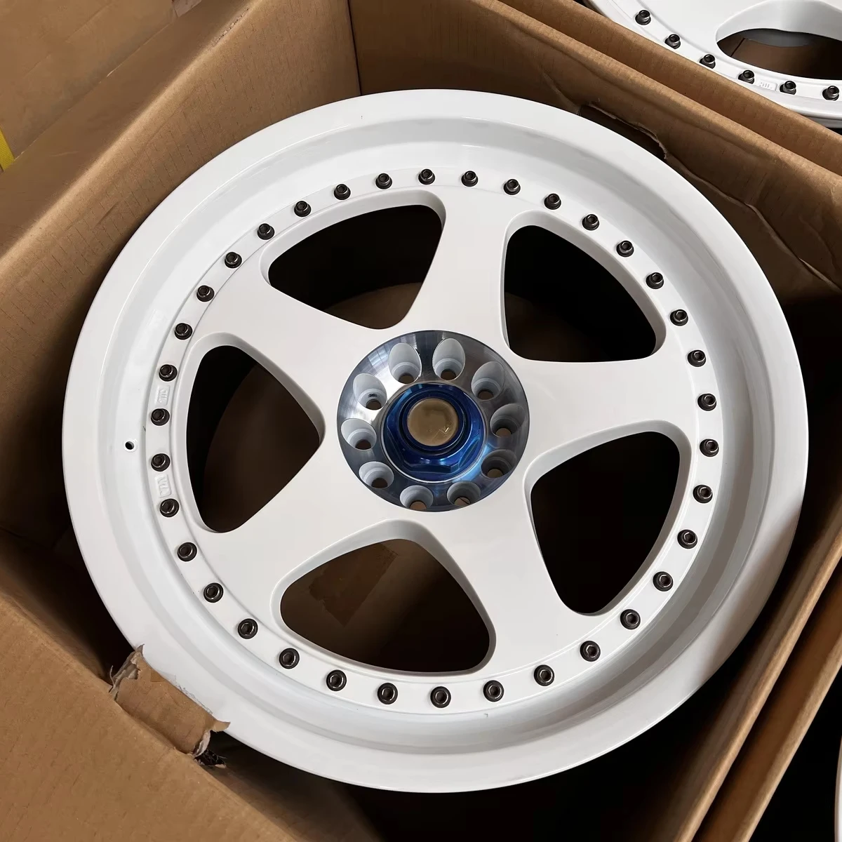 Custom lmgt1 Forged Wheels 19X10.5 et15 et 20 5 x114.3 Hot White Lips Black Gold Bolts New 25mm for Nissan Silvia Honda Mazda