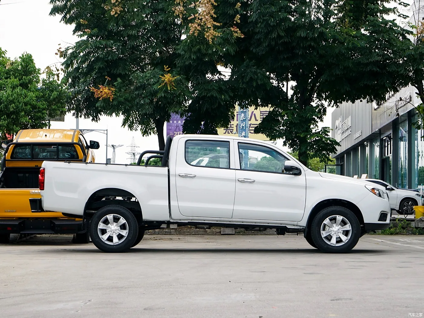 JAC T6 2.8 Lux 4x4 Double Cab New Condition Gasoline Fuel Manual Transmission