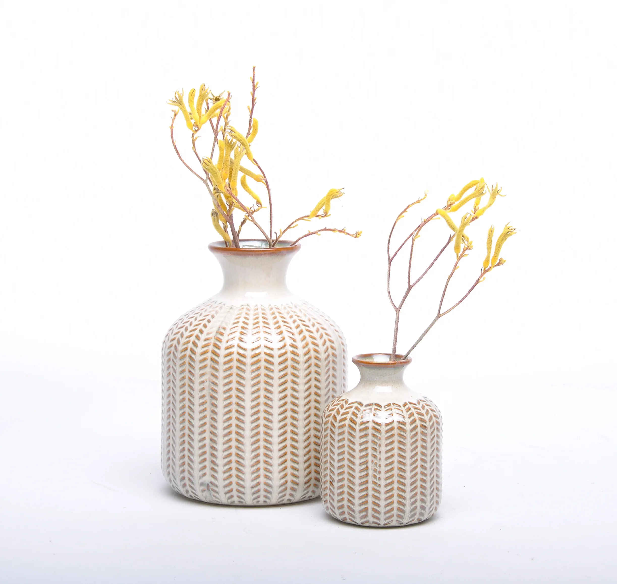 Popular brown small hotel decoration antique ceramic flower vase with striped