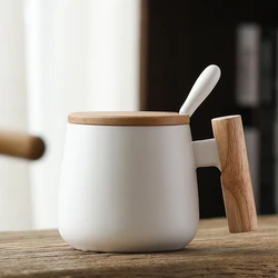 Hot sale gift porcelain mug, lid ceramic cup with lid and spoon, wooden handle ceramic coffee mug