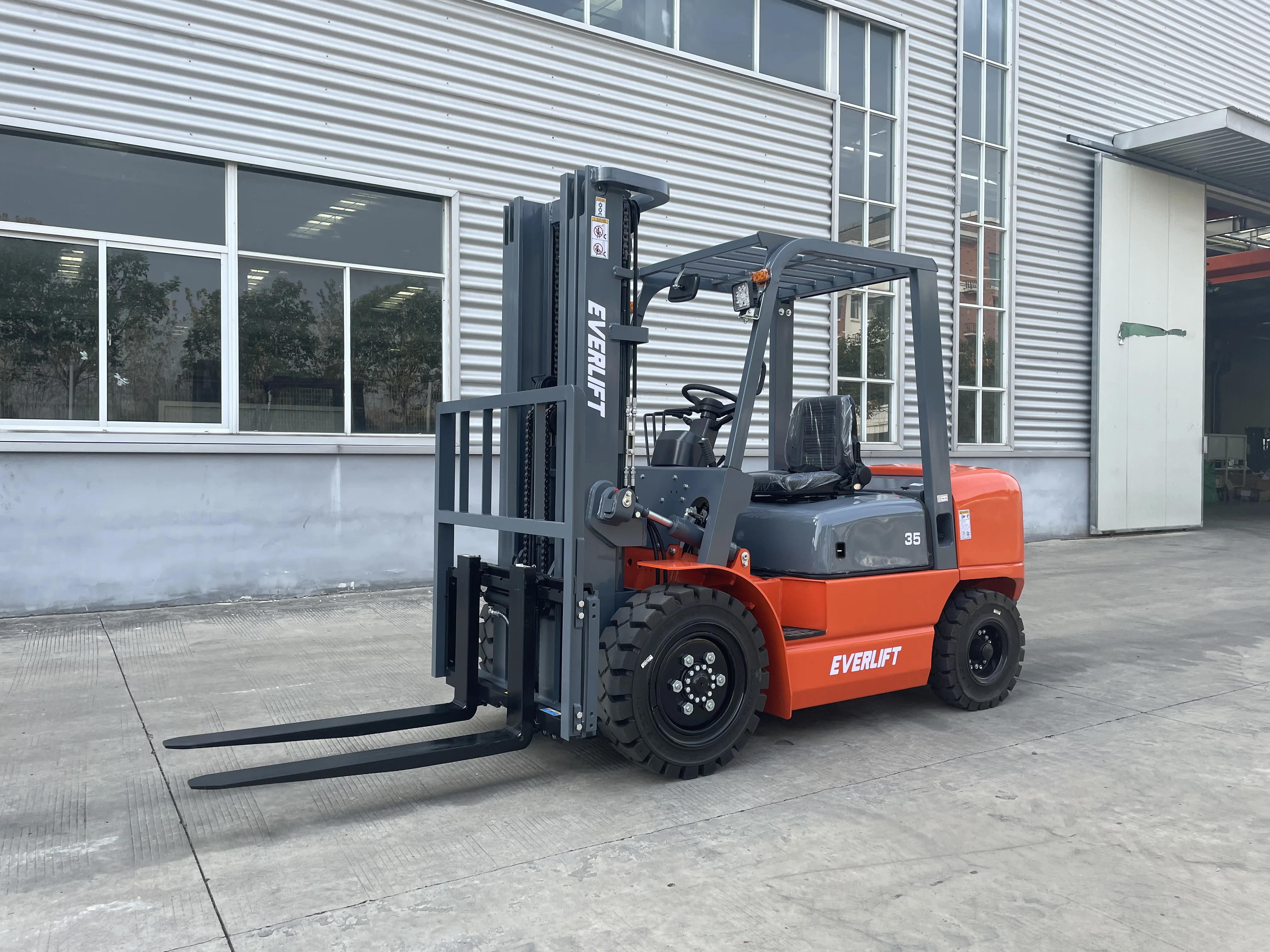 HELI forklift  Diesel forklift truck 2t 2.5t 3t 3.5t 5t 10t max 7 meter China forklift option isuzu nissan mitsubishi engine