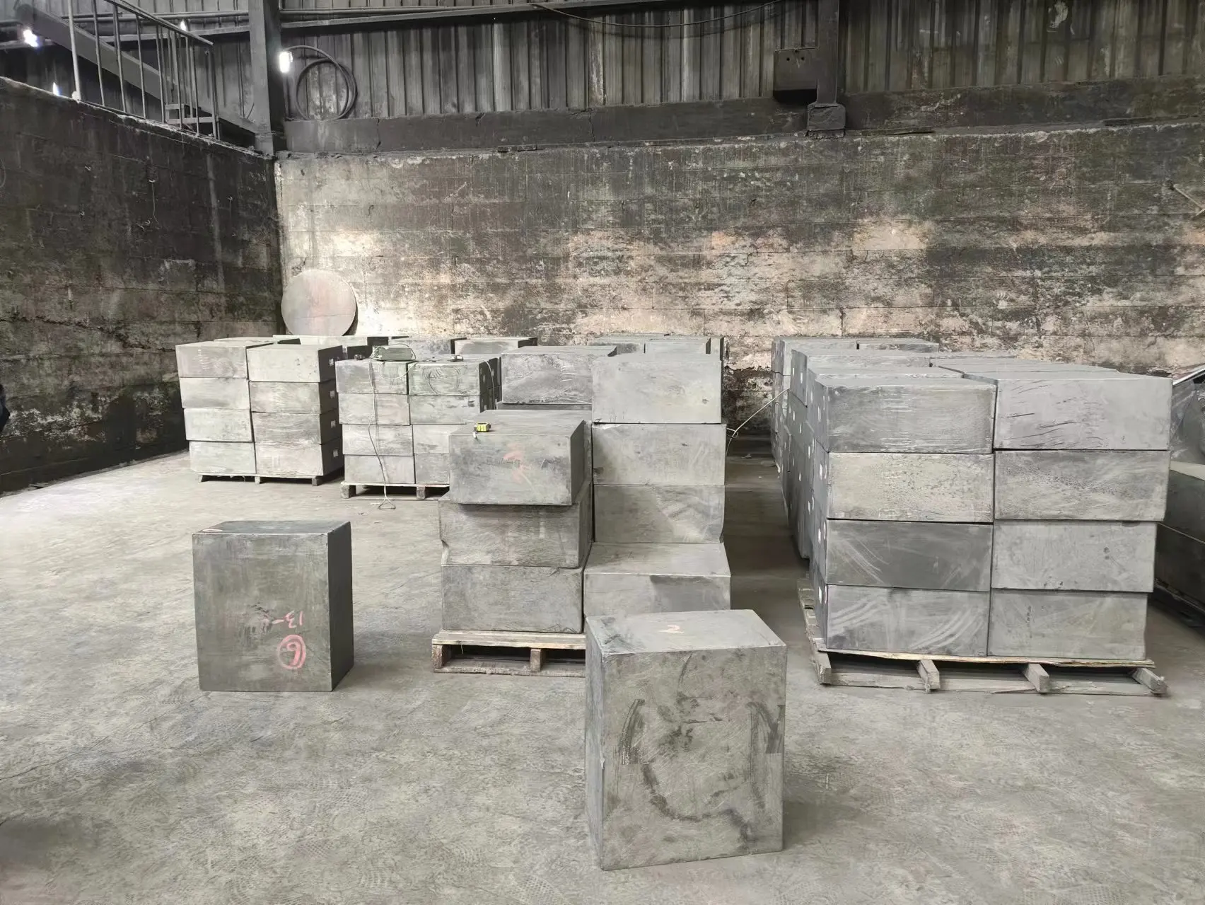 High density and high mechanical strength  Isostatic graphite block   for  EDM